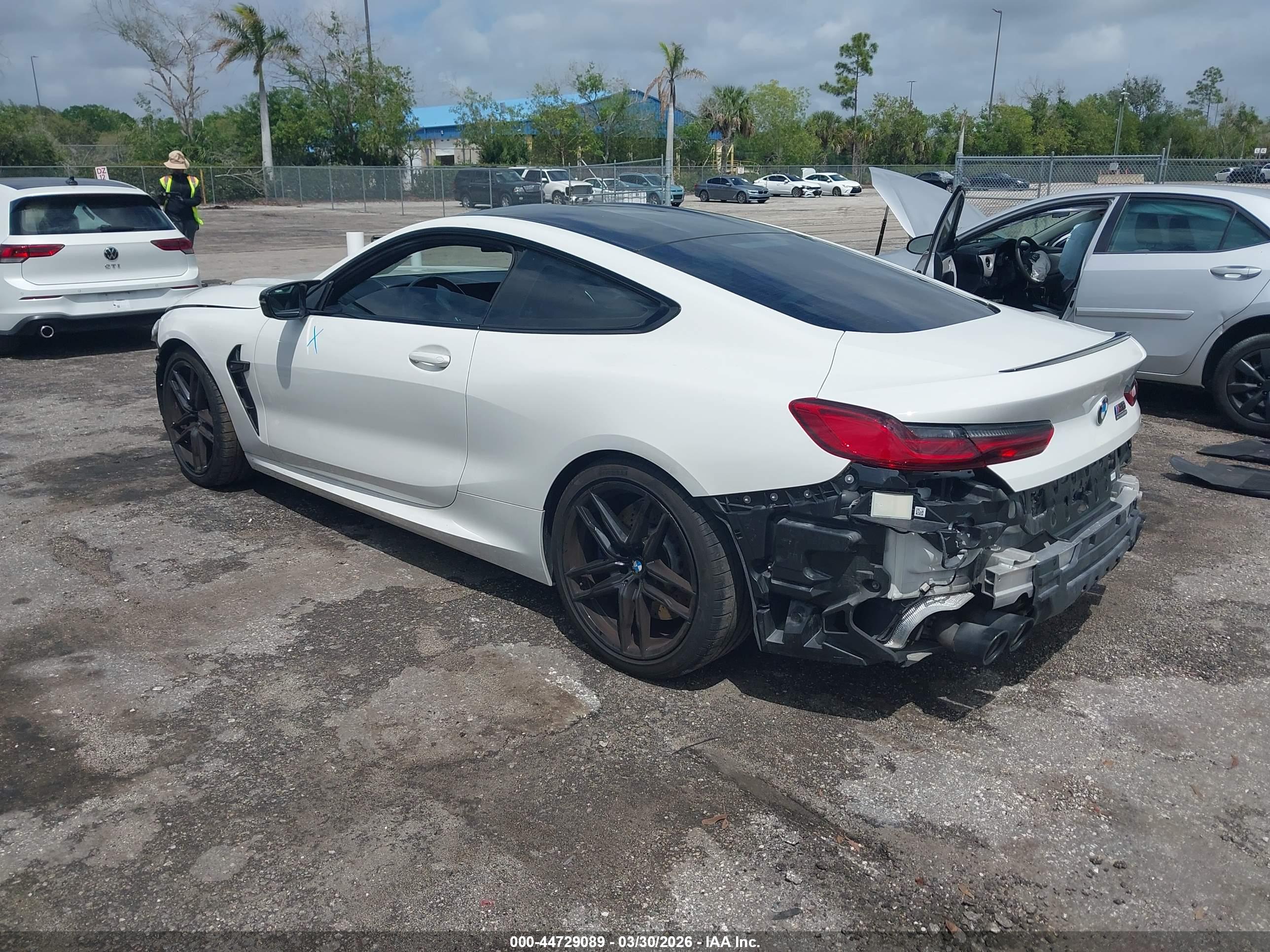 BMW M8 image 3