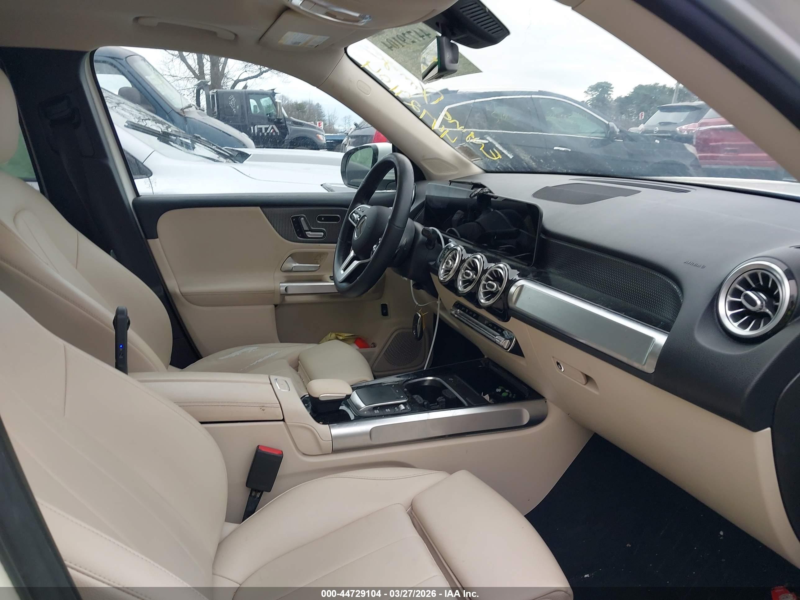 MERCEDES-BENZ GLB image 5