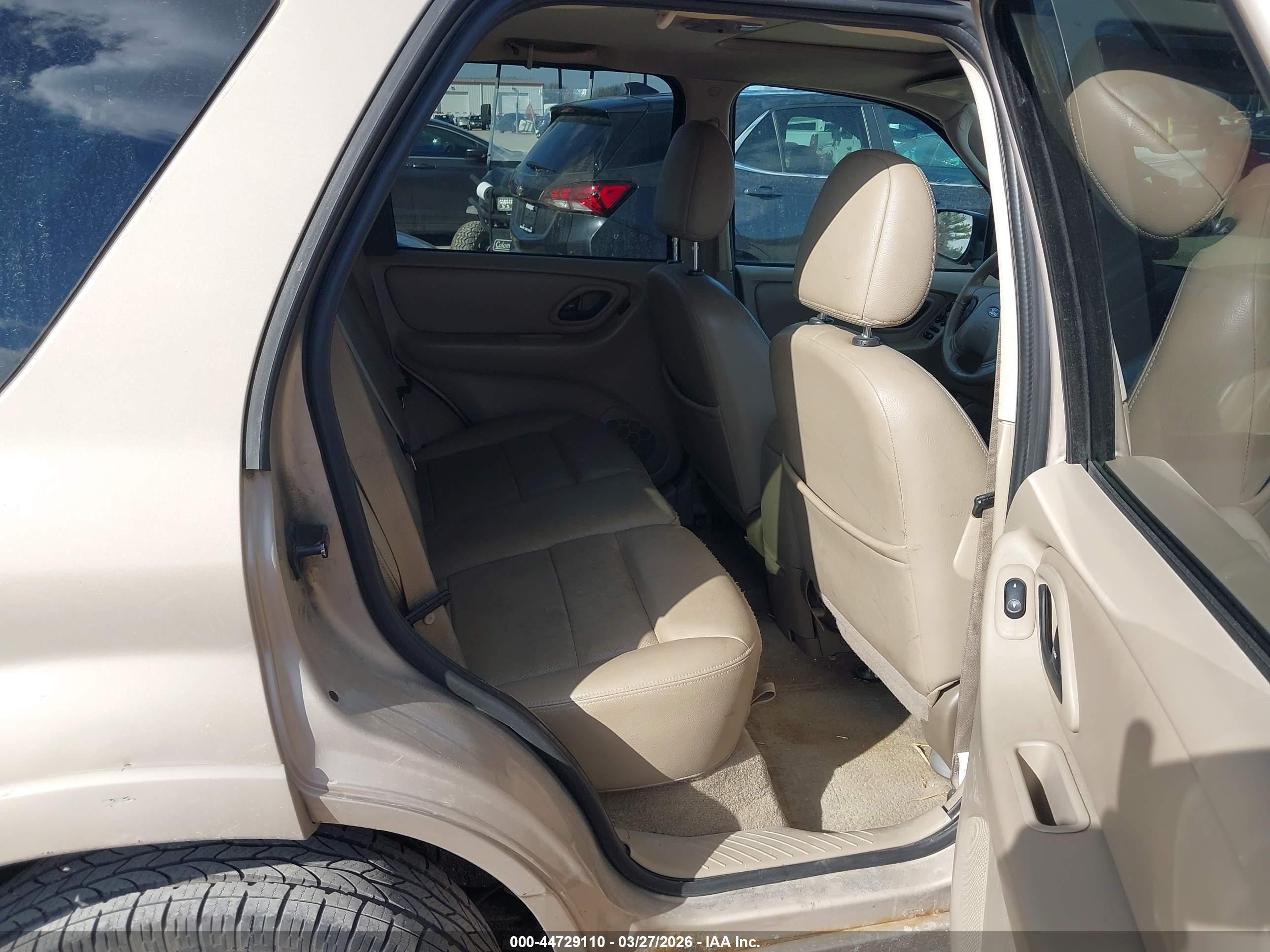 FORD ESCAPE image 8