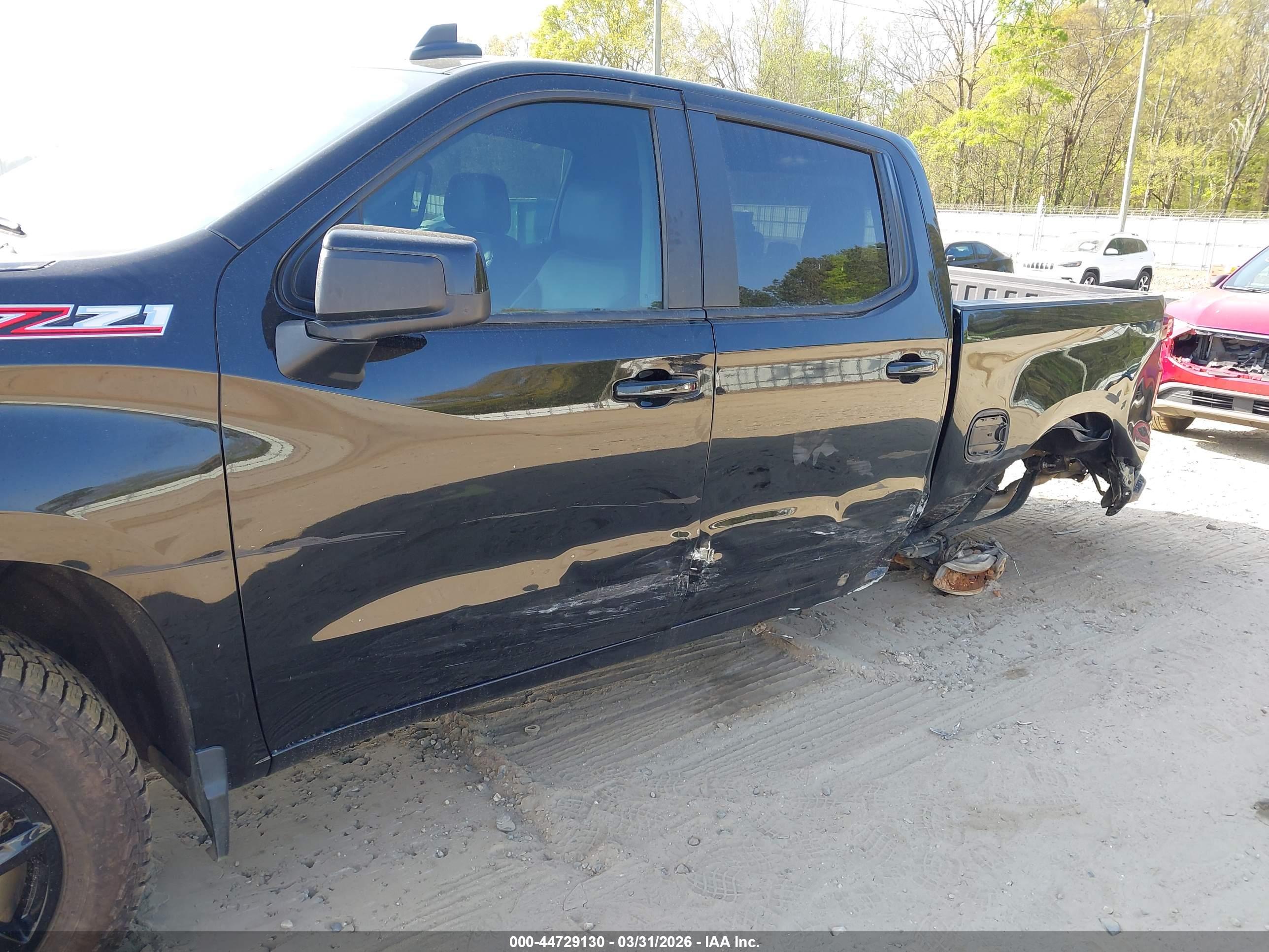 CHEVROLET SILVERADO image 6