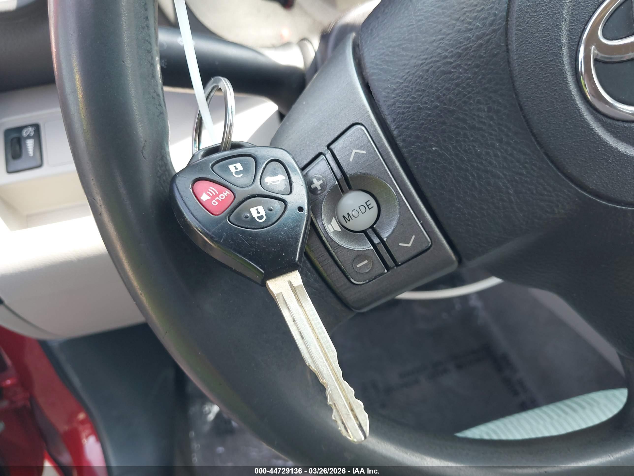 TOYOTA RAV4 image 11
