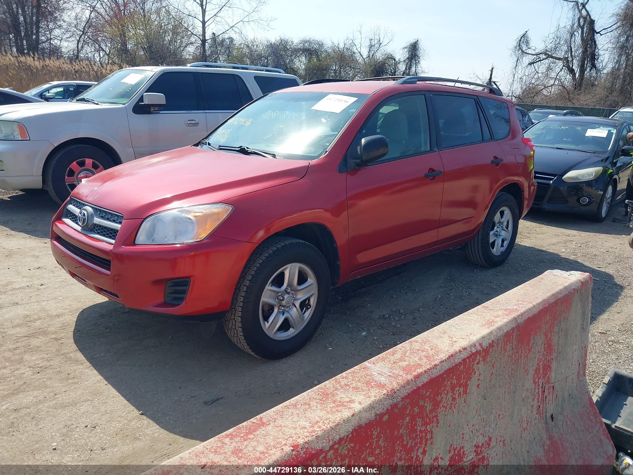TOYOTA RAV4 image 2