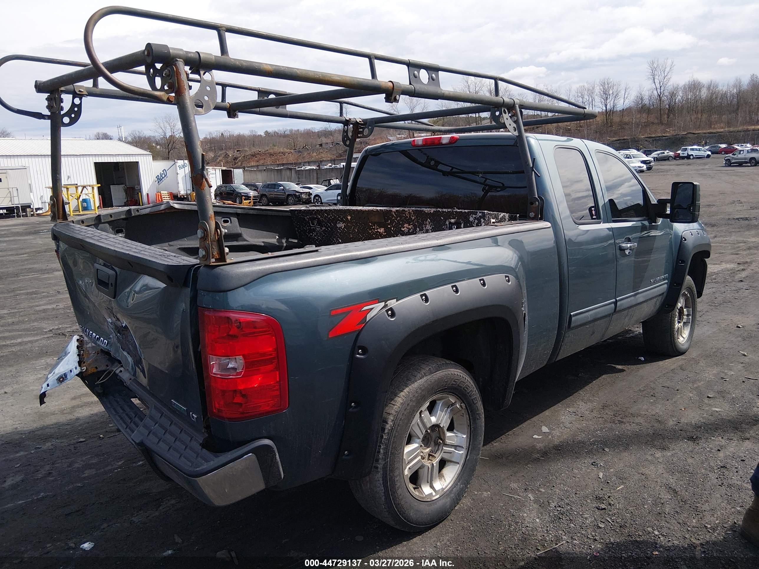 CHEVROLET SILVERADO image 4