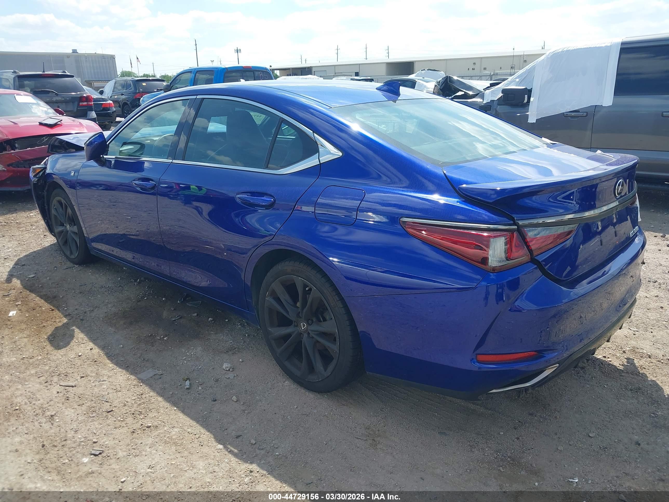 LEXUS ES image 3