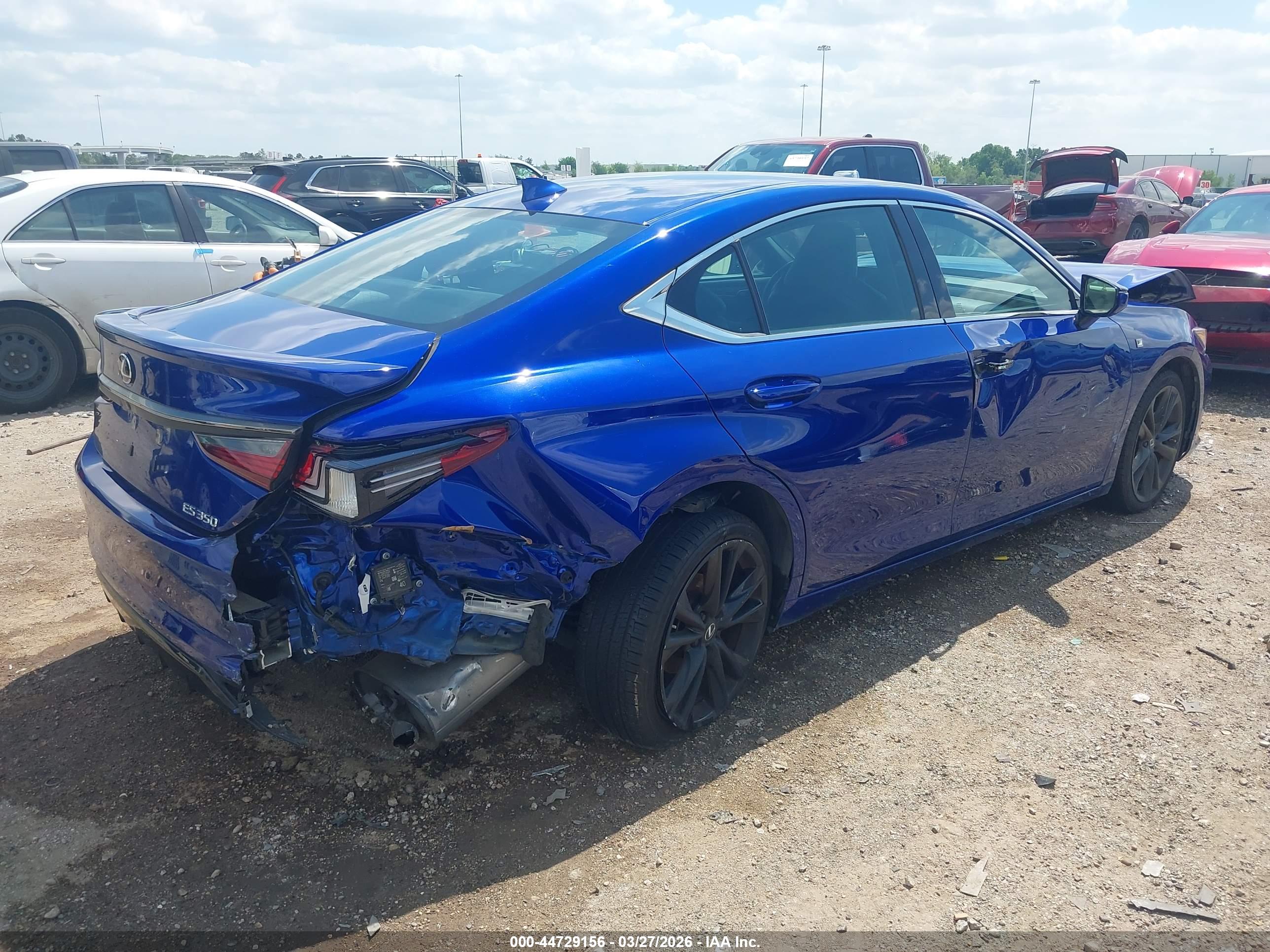 LEXUS ES image 4