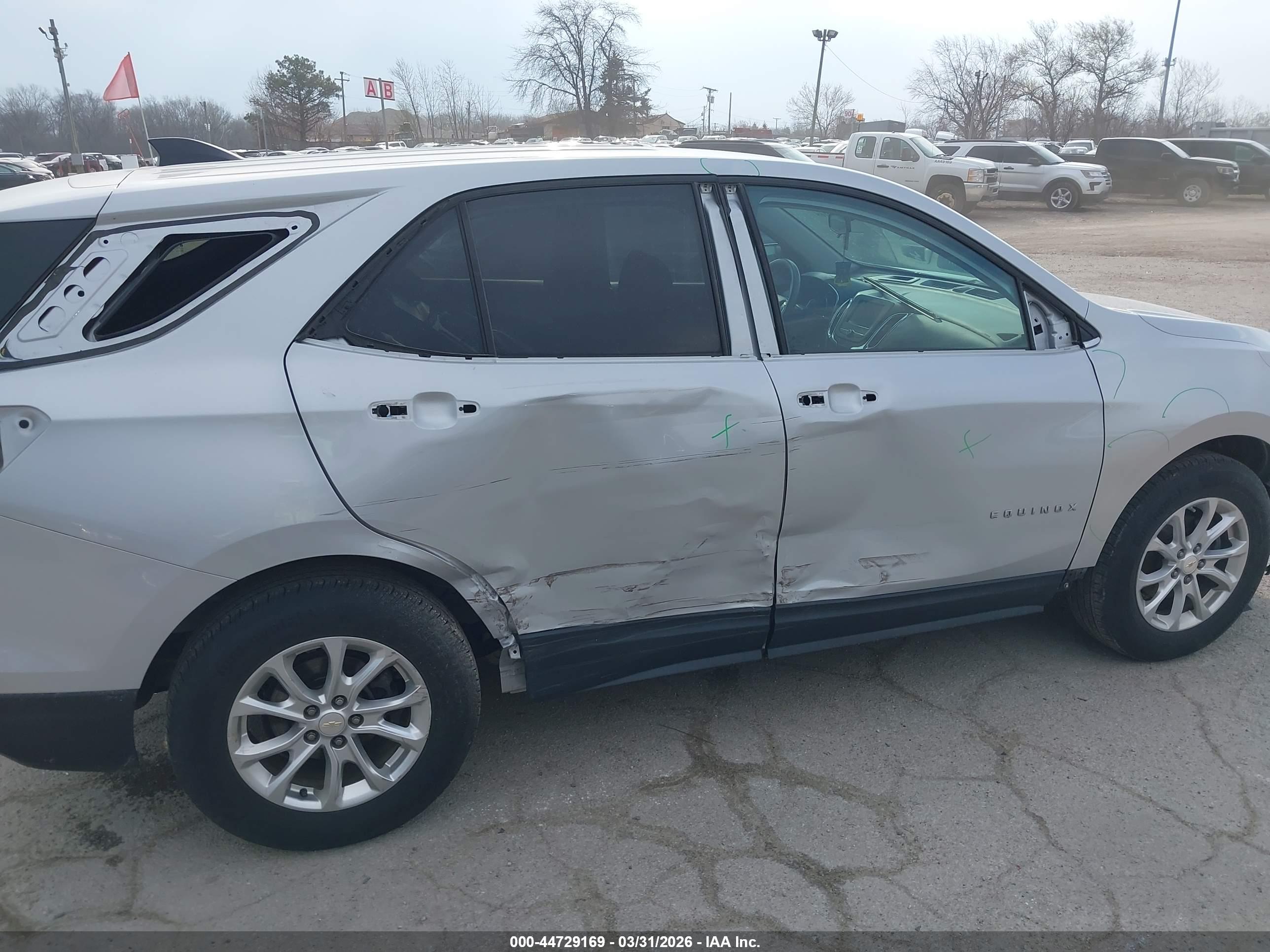CHEVROLET EQUINOX image 6
