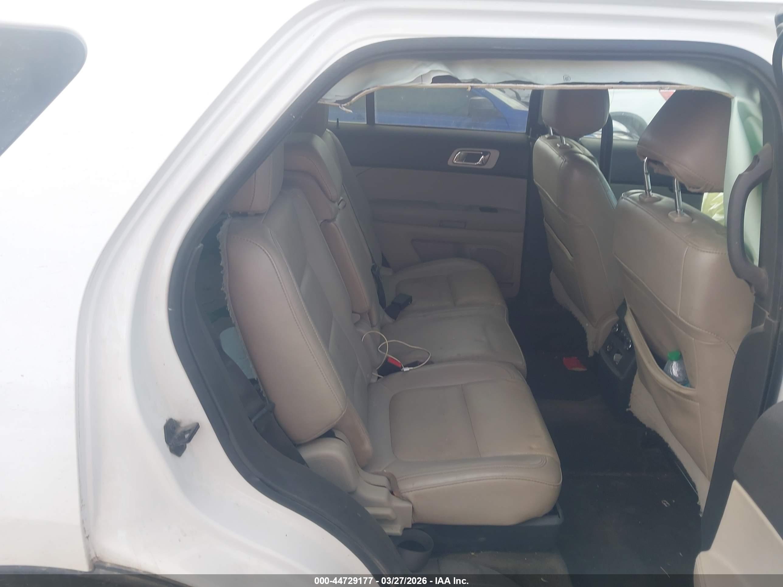 FORD EXPLORER image 8