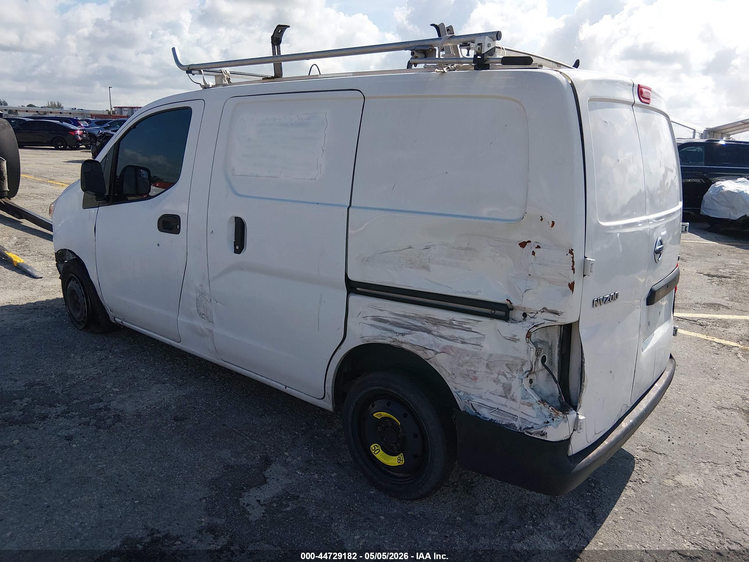 NISSAN NV200 image 3