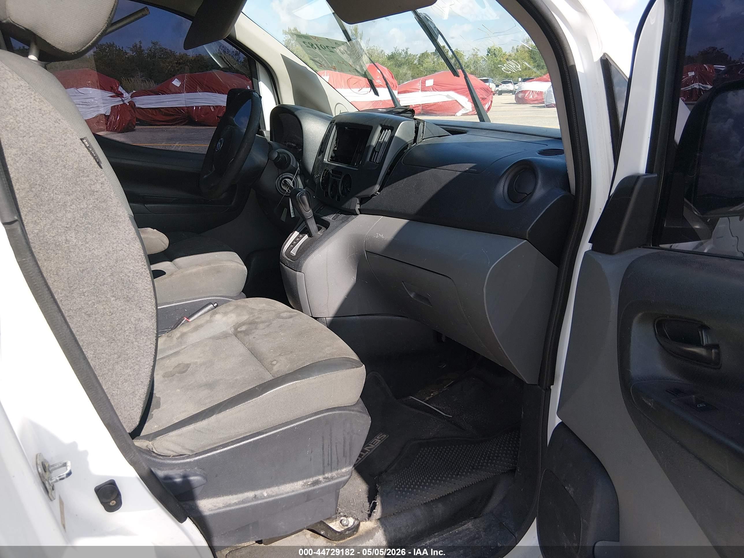 NISSAN NV200 image 5