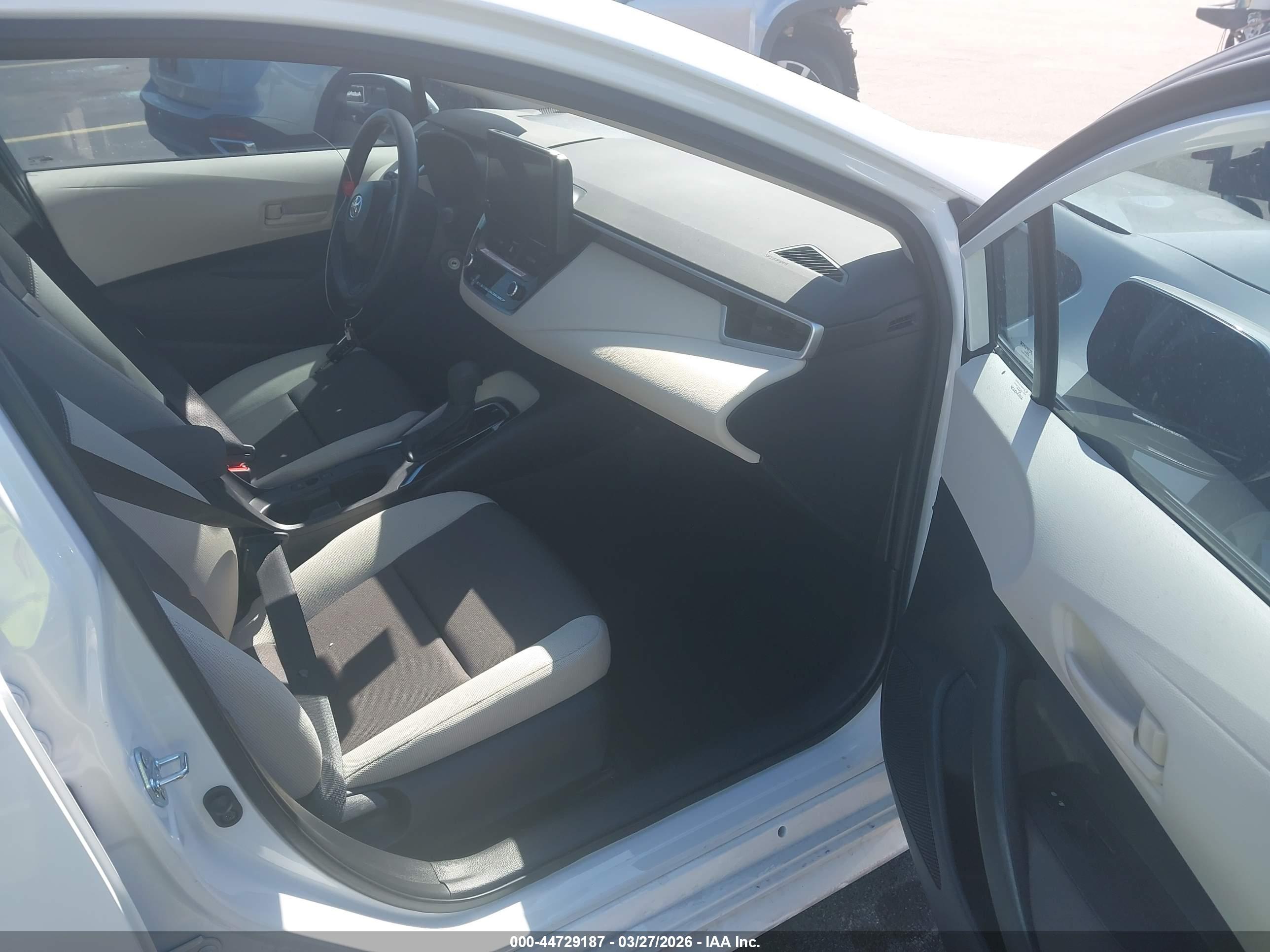 TOYOTA COROLLA image 5
