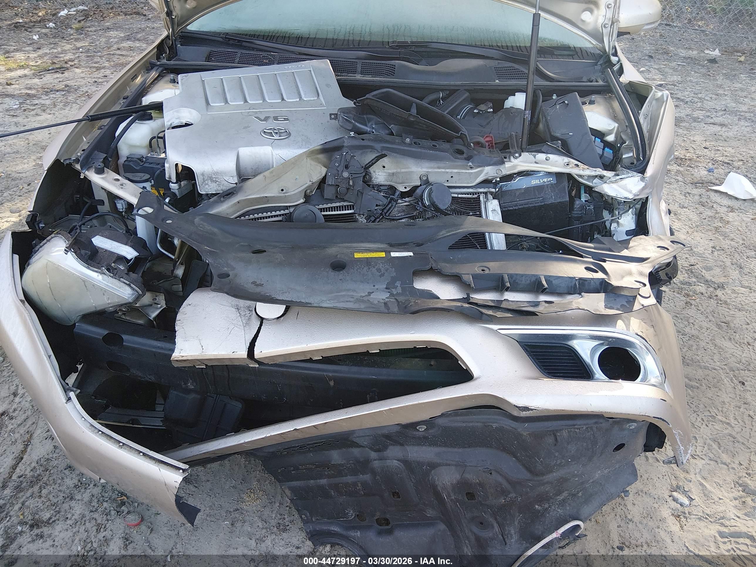 TOYOTA AVALON image 6