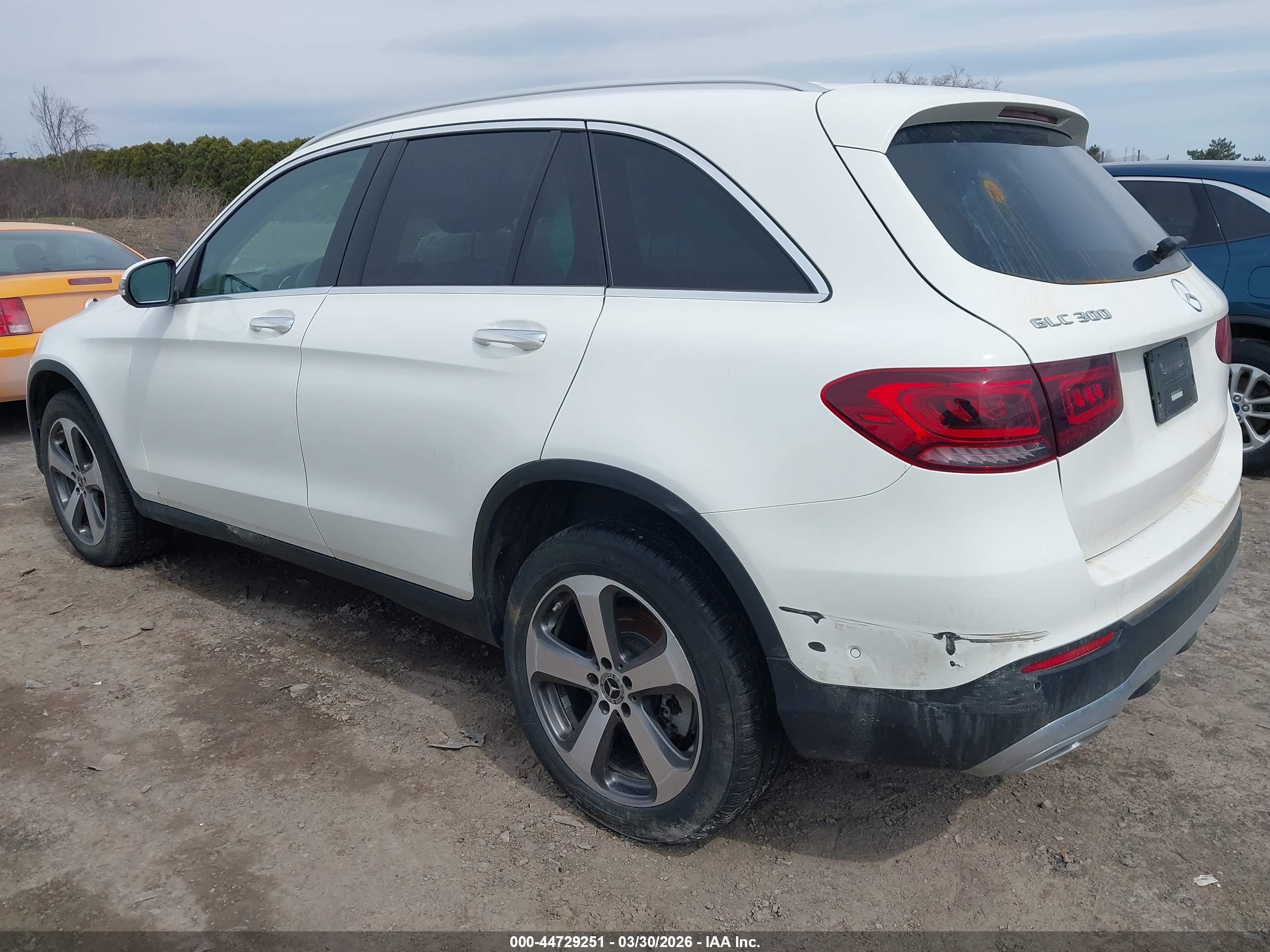 MERCEDES-BENZ GLC image 3
