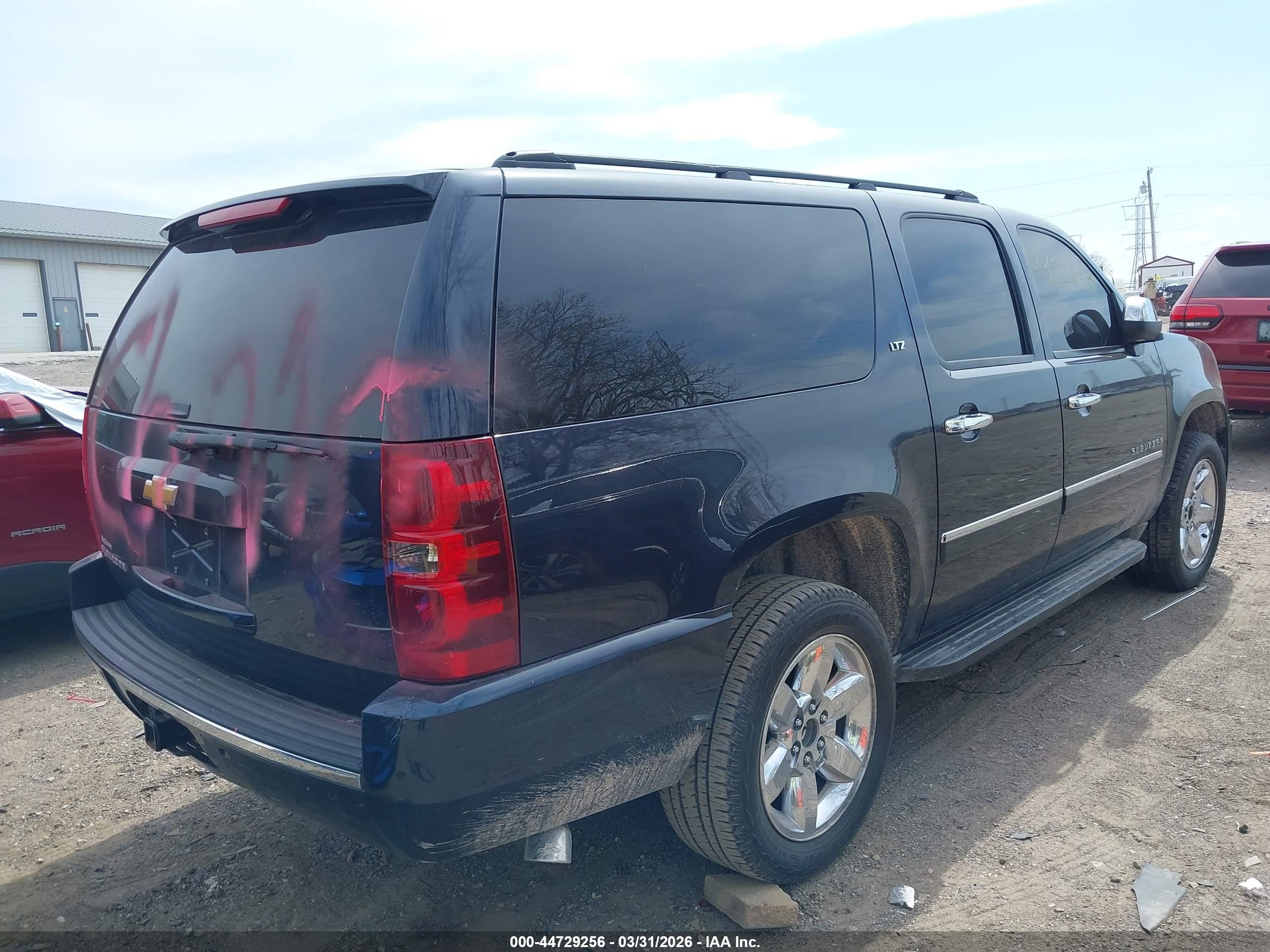 CHEVROLET SUBURBAN image 4