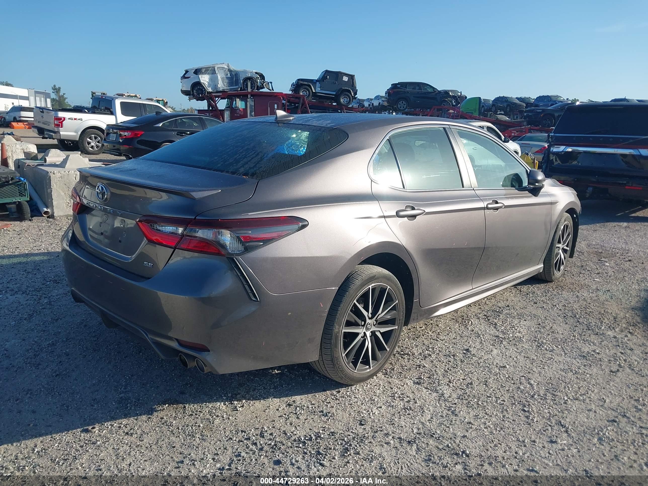 TOYOTA CAMRY image 4