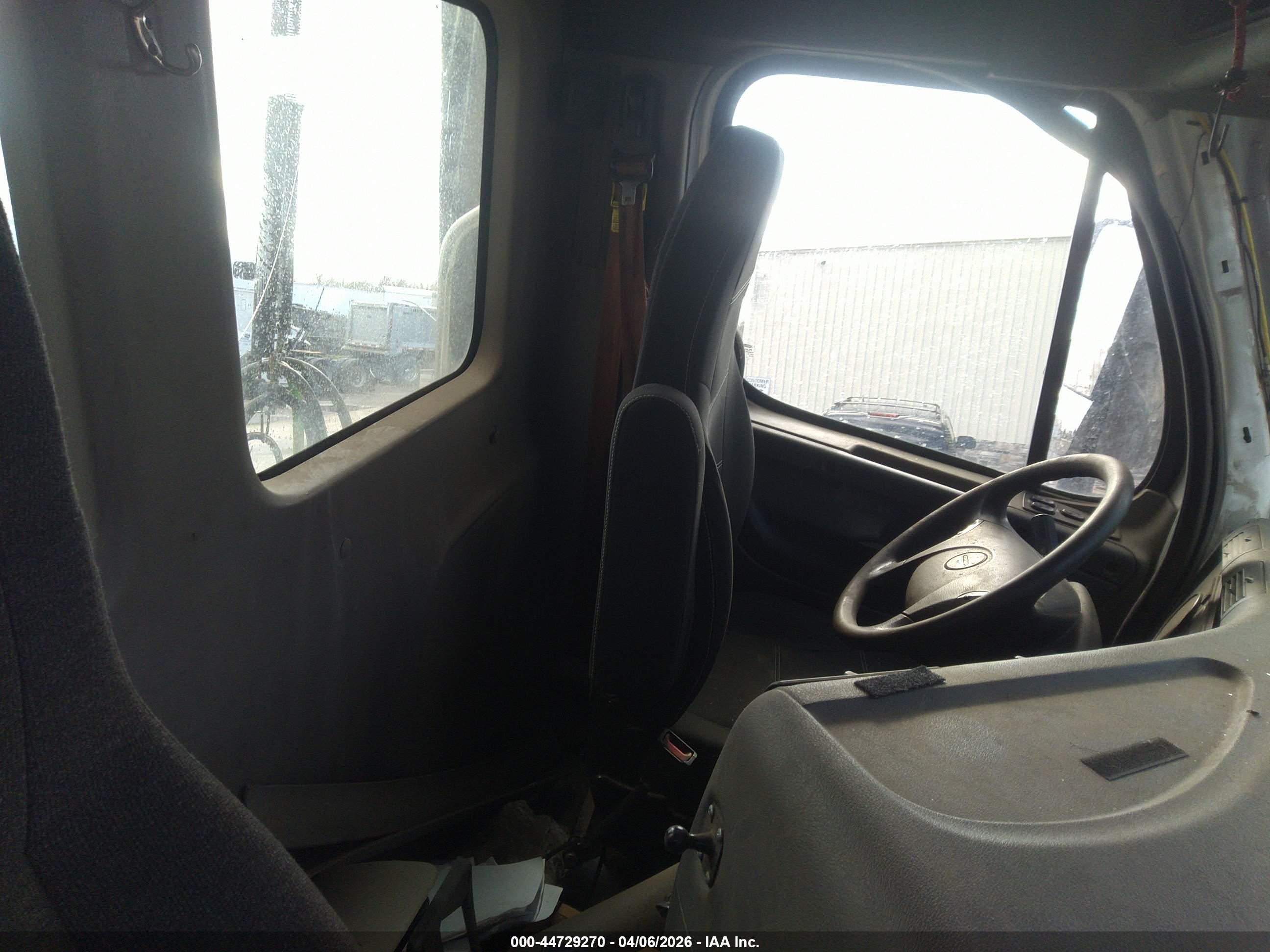 FREIGHTLINER CASCADIA image 7