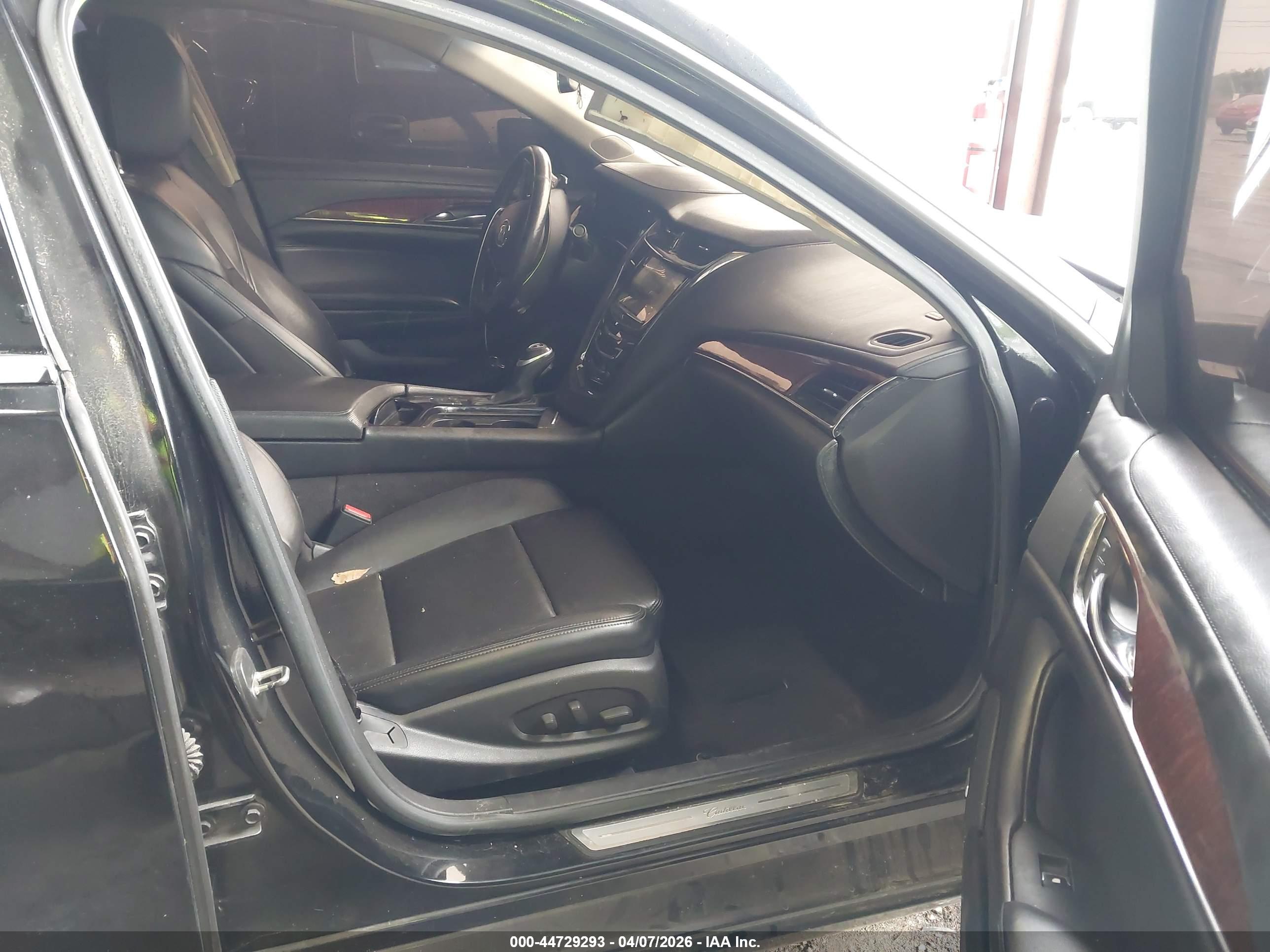 CADILLAC CTS image 5