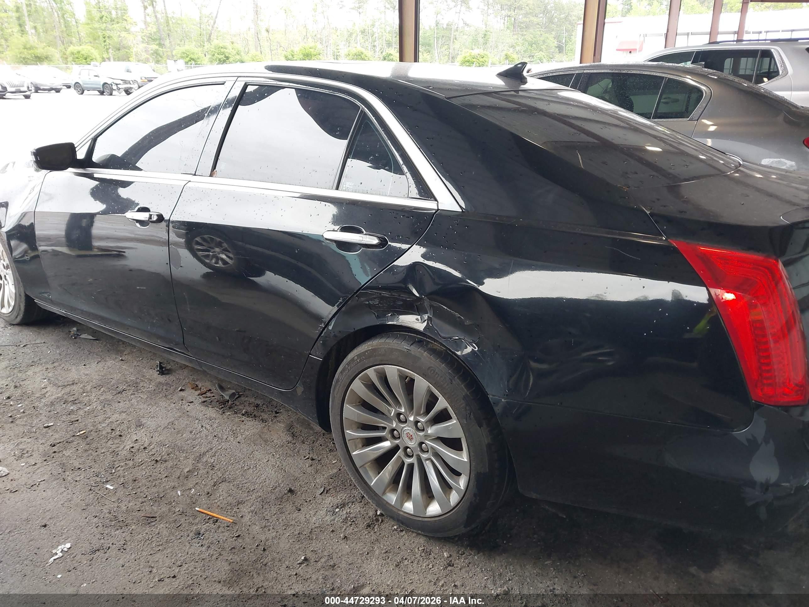 CADILLAC CTS image 6