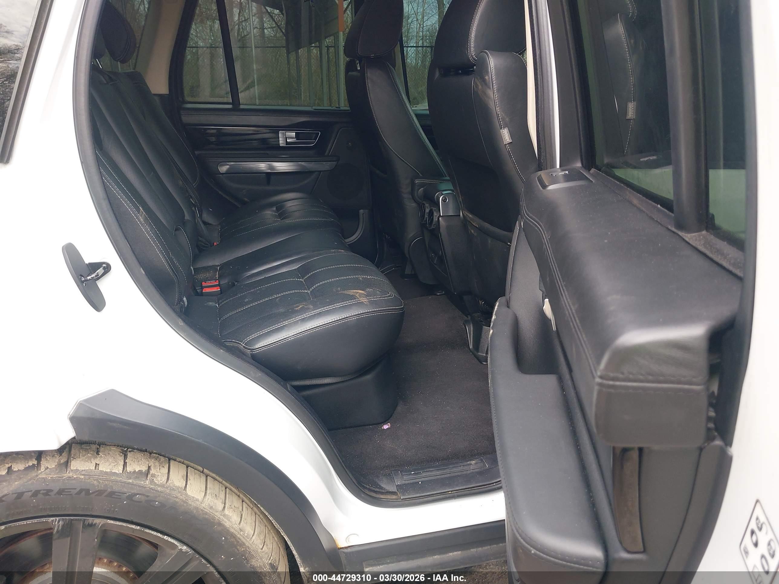 LAND ROVER image 8