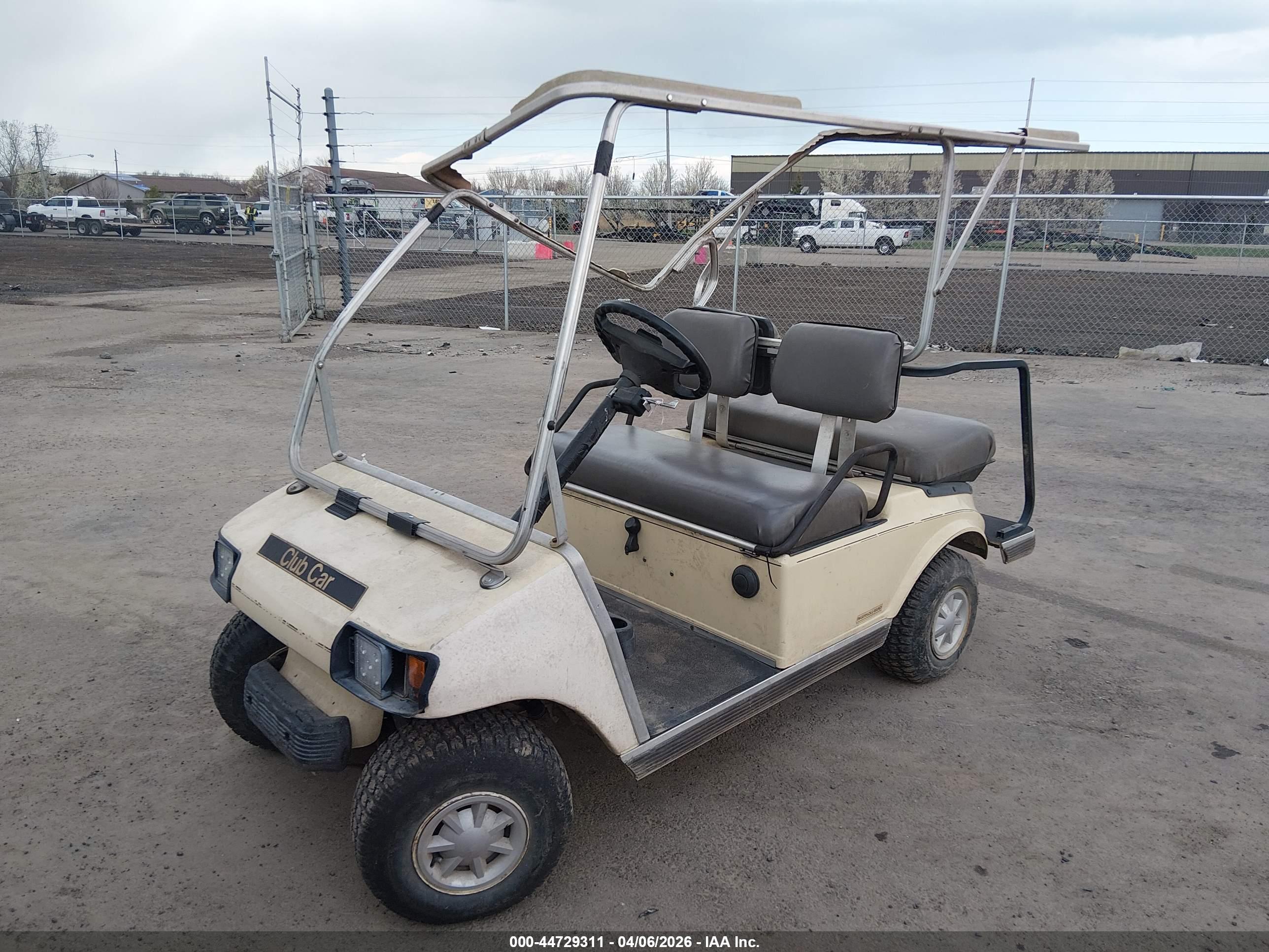 CLUB CAR image 2