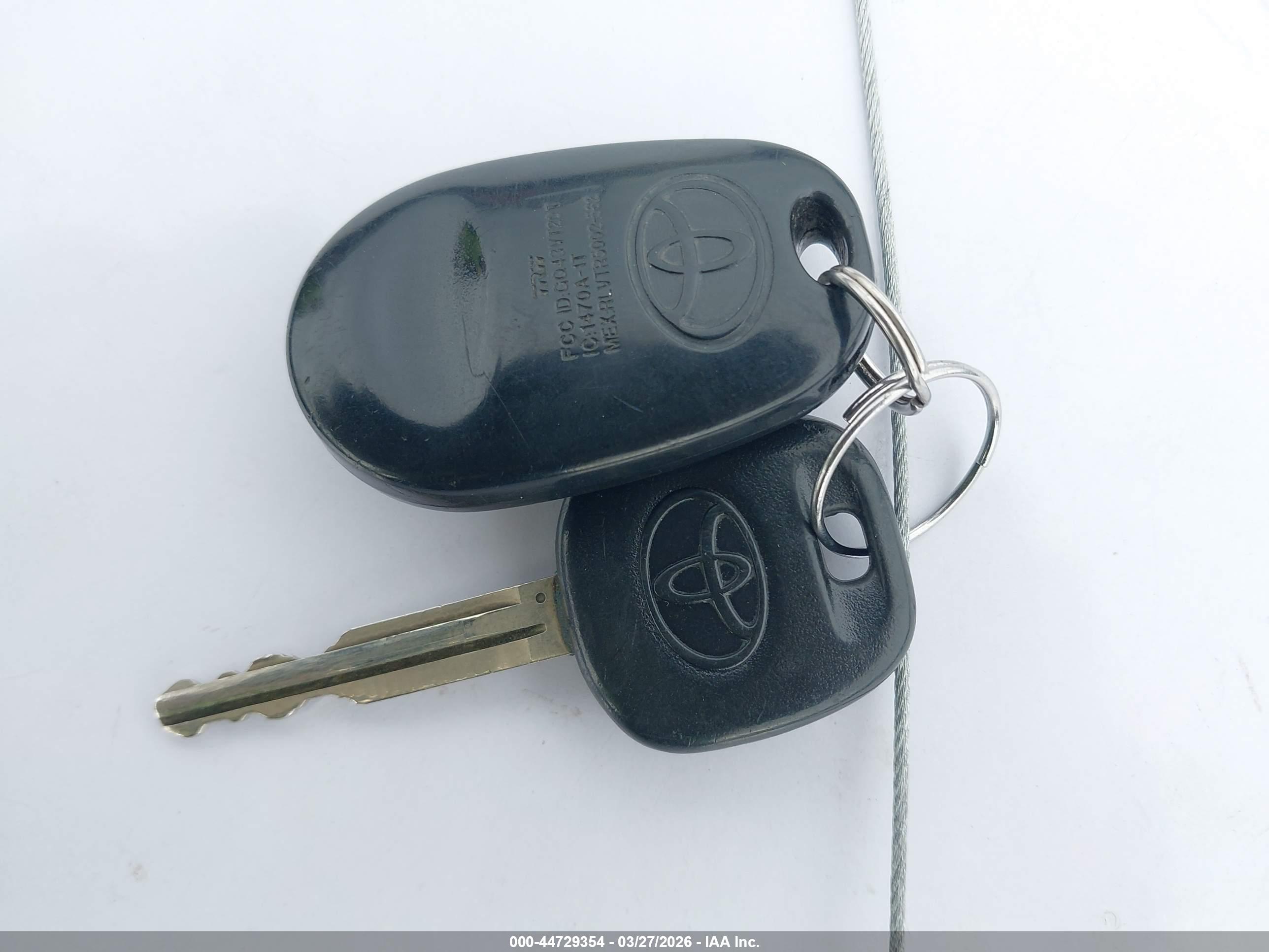 TOYOTA SIENNA image 11