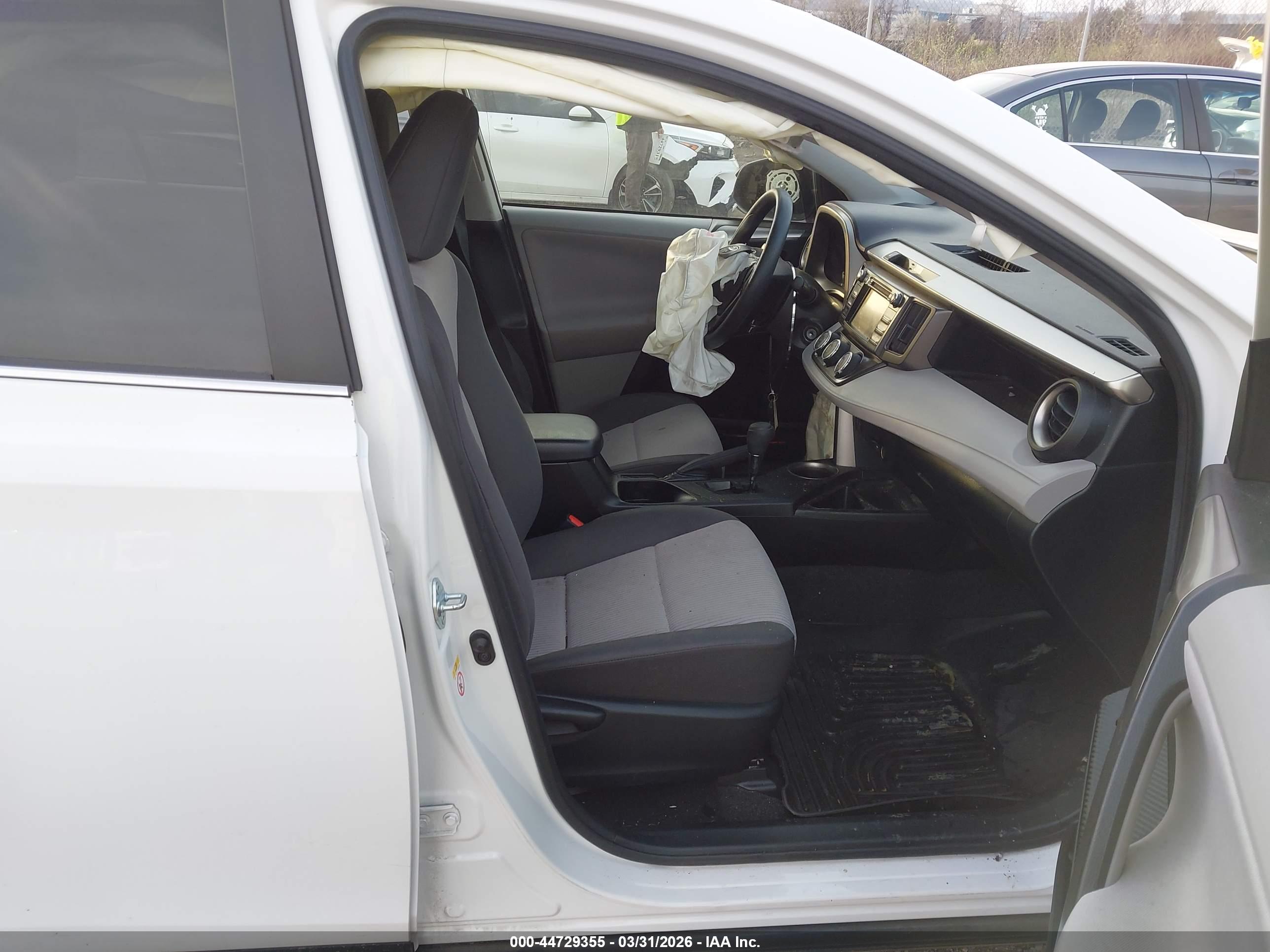TOYOTA RAV4 image 5