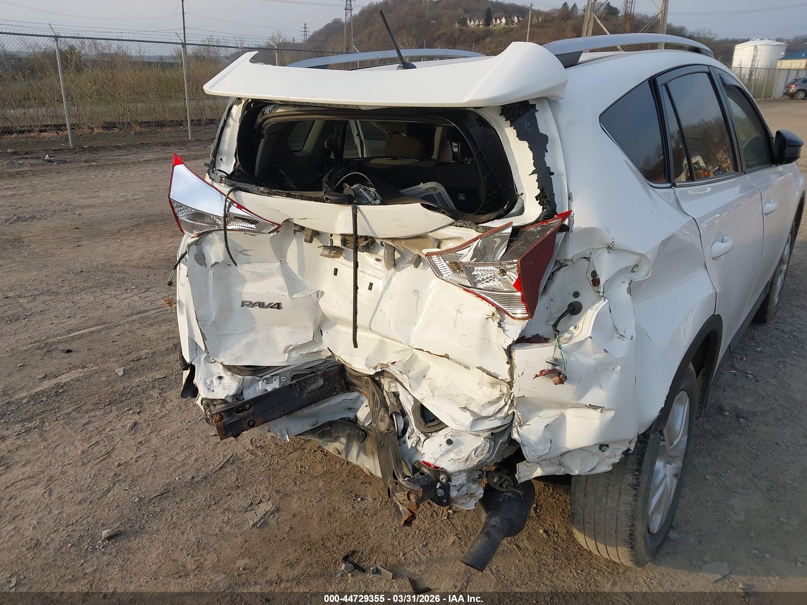 TOYOTA RAV4 image 6