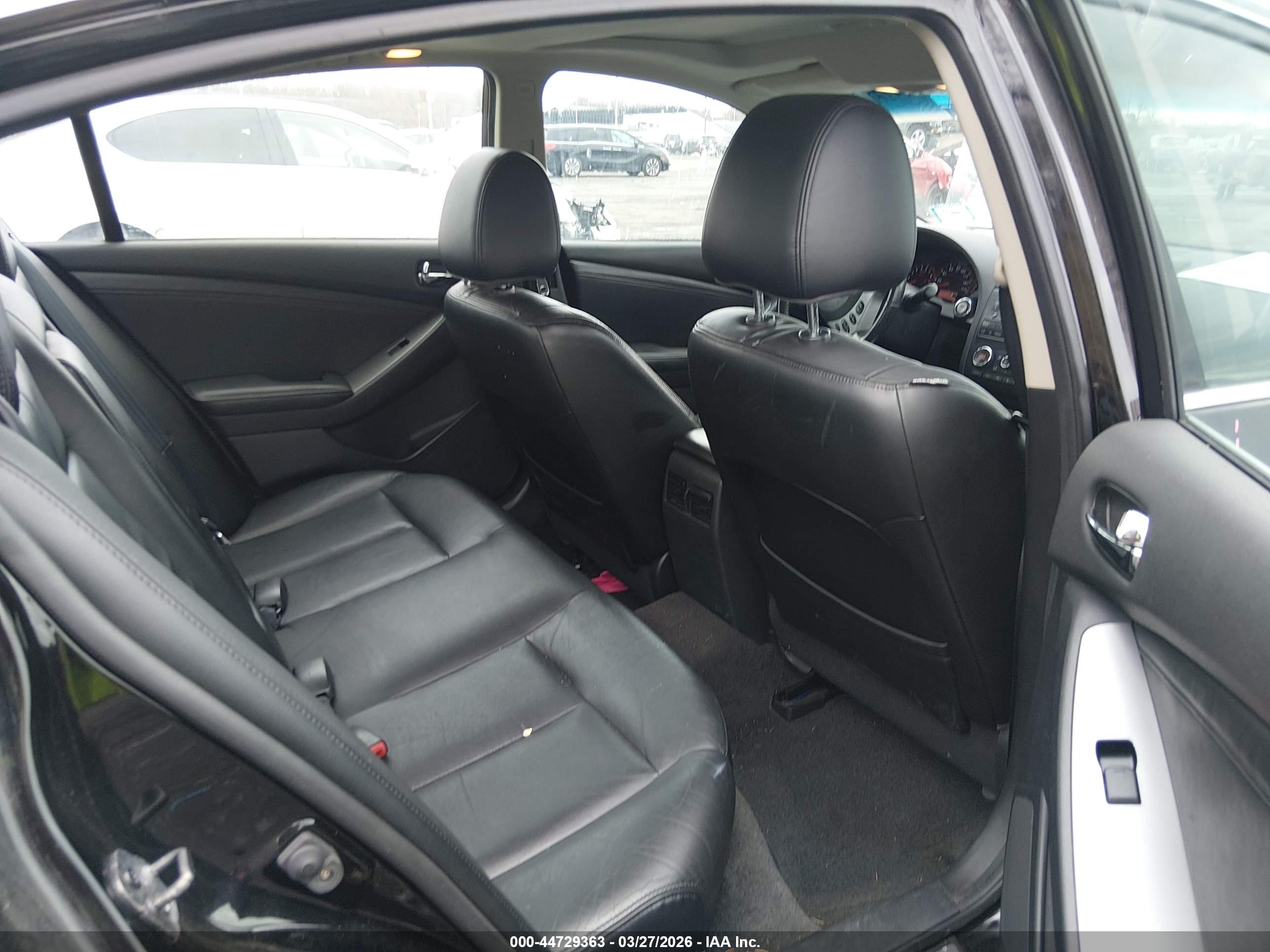NISSAN ALTIMA image 8
