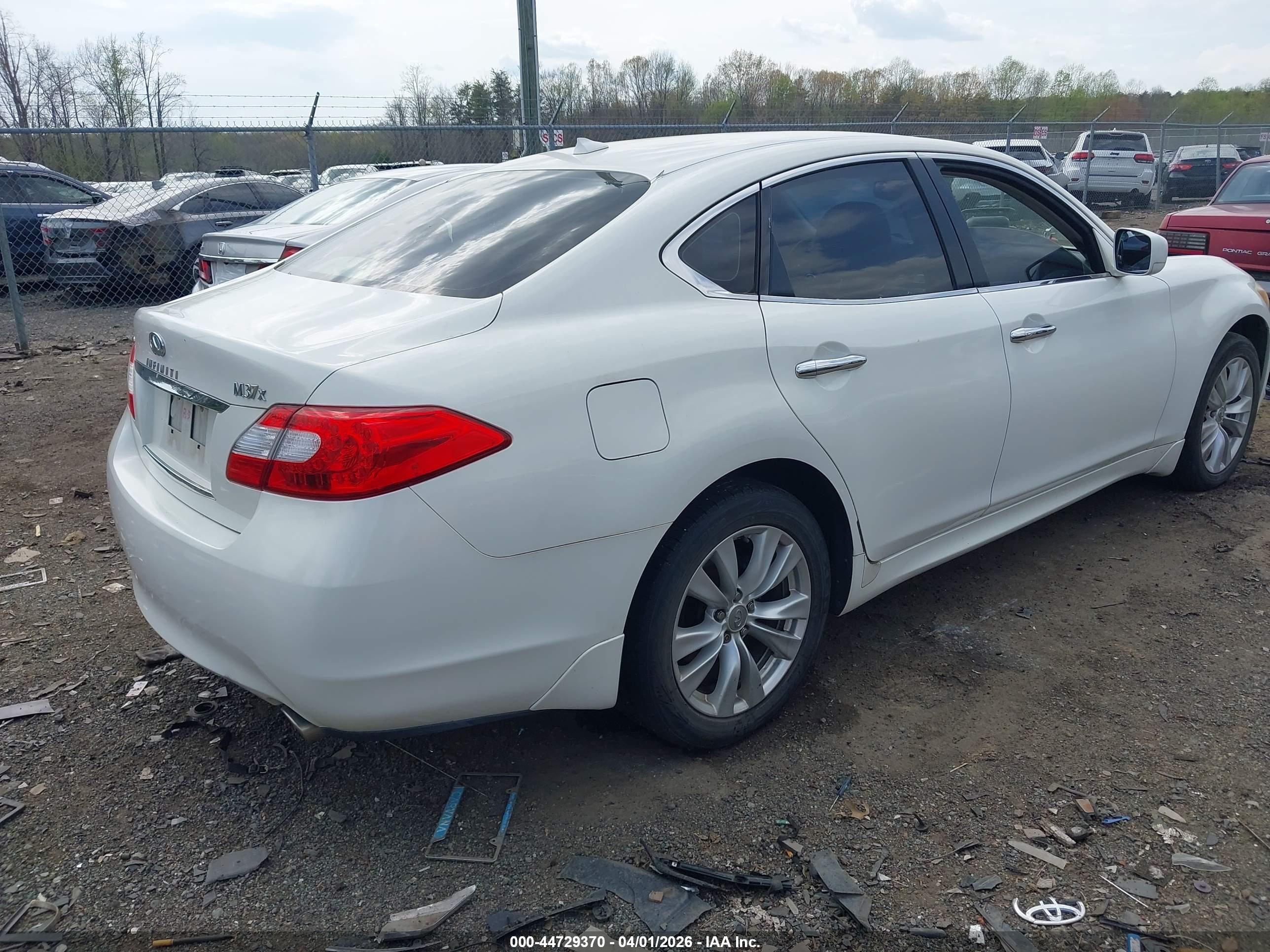 INFINITI M37X image 4