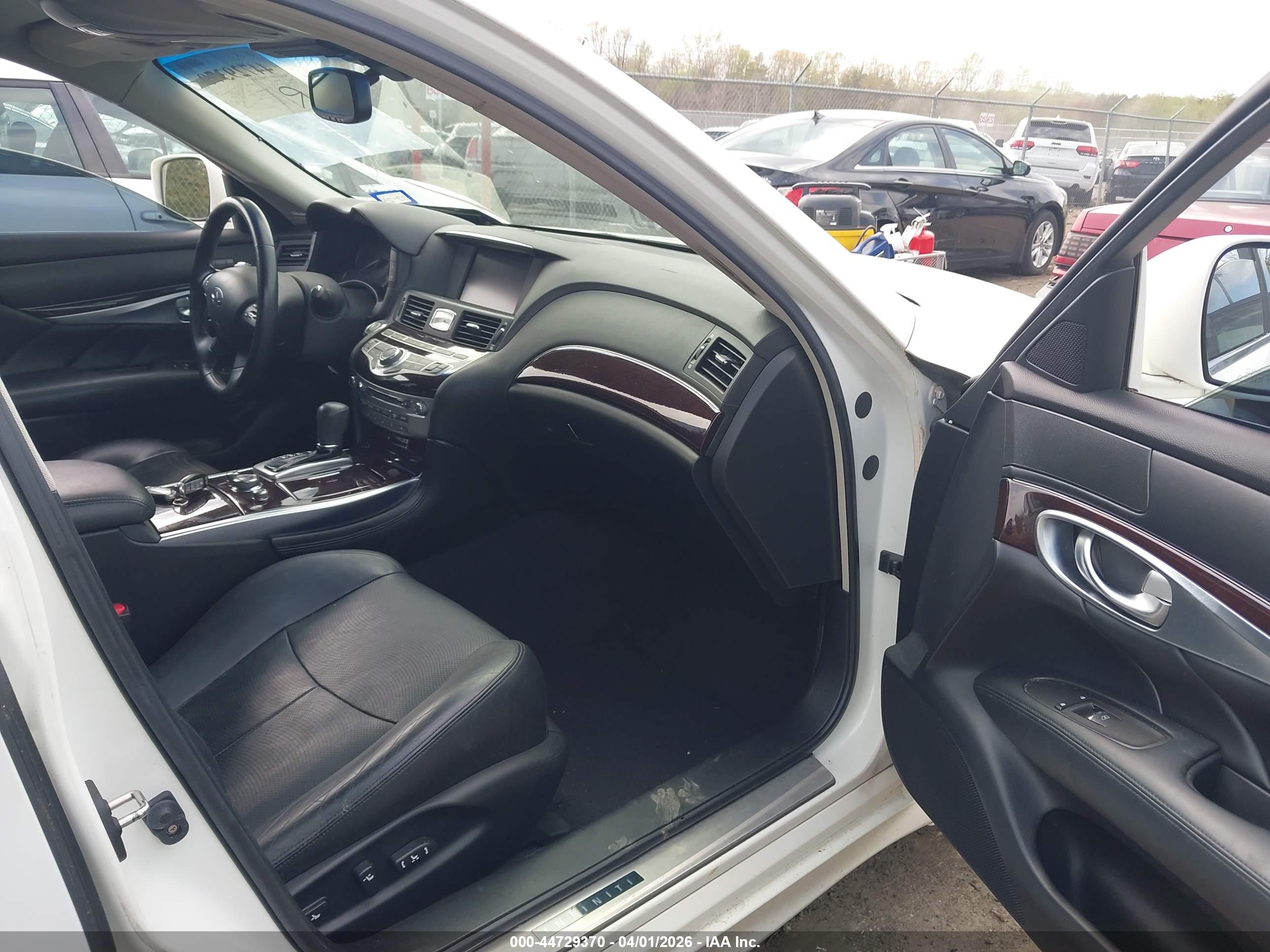 INFINITI M37X image 5
