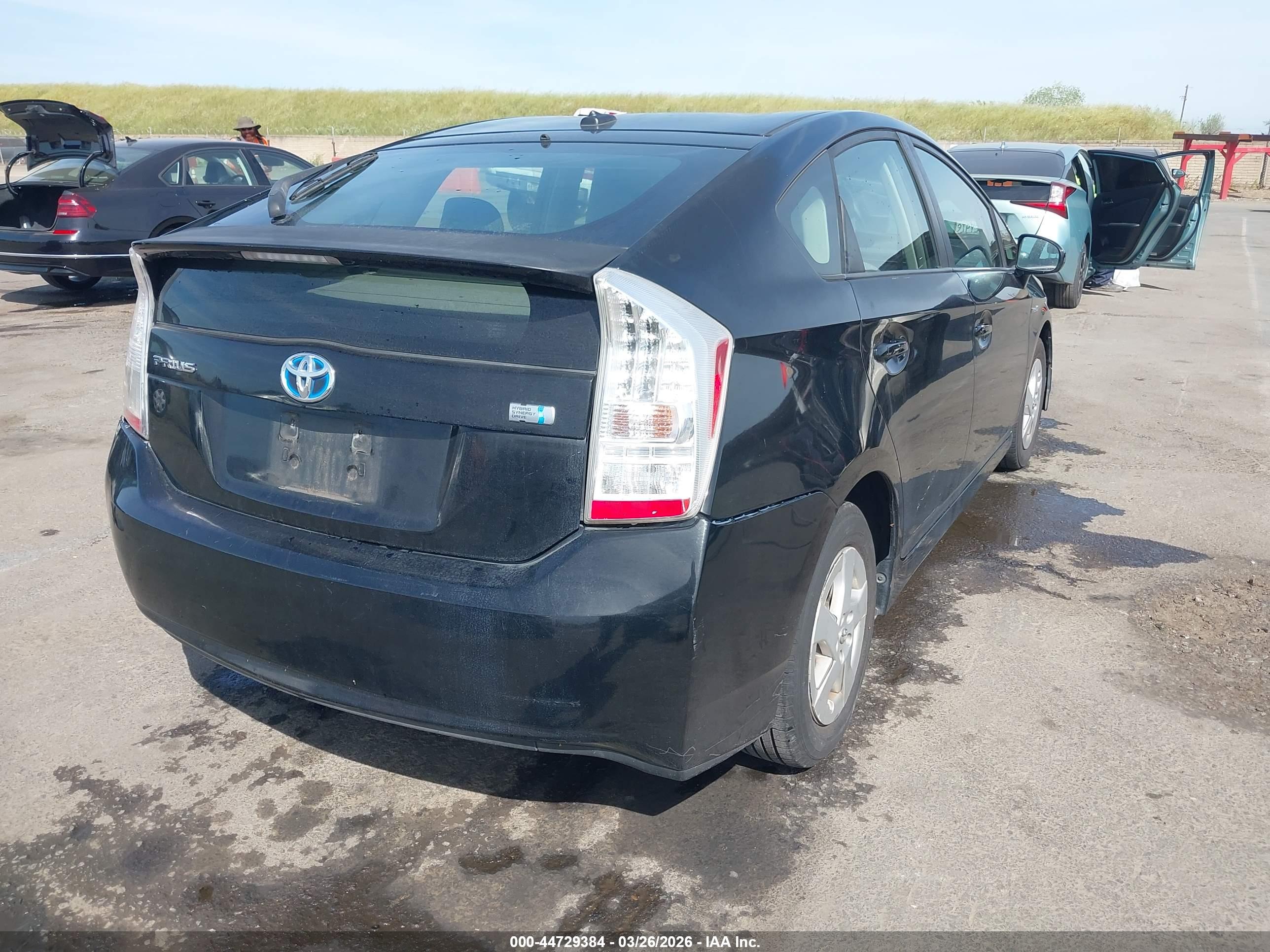 TOYOTA PRIUS image 4