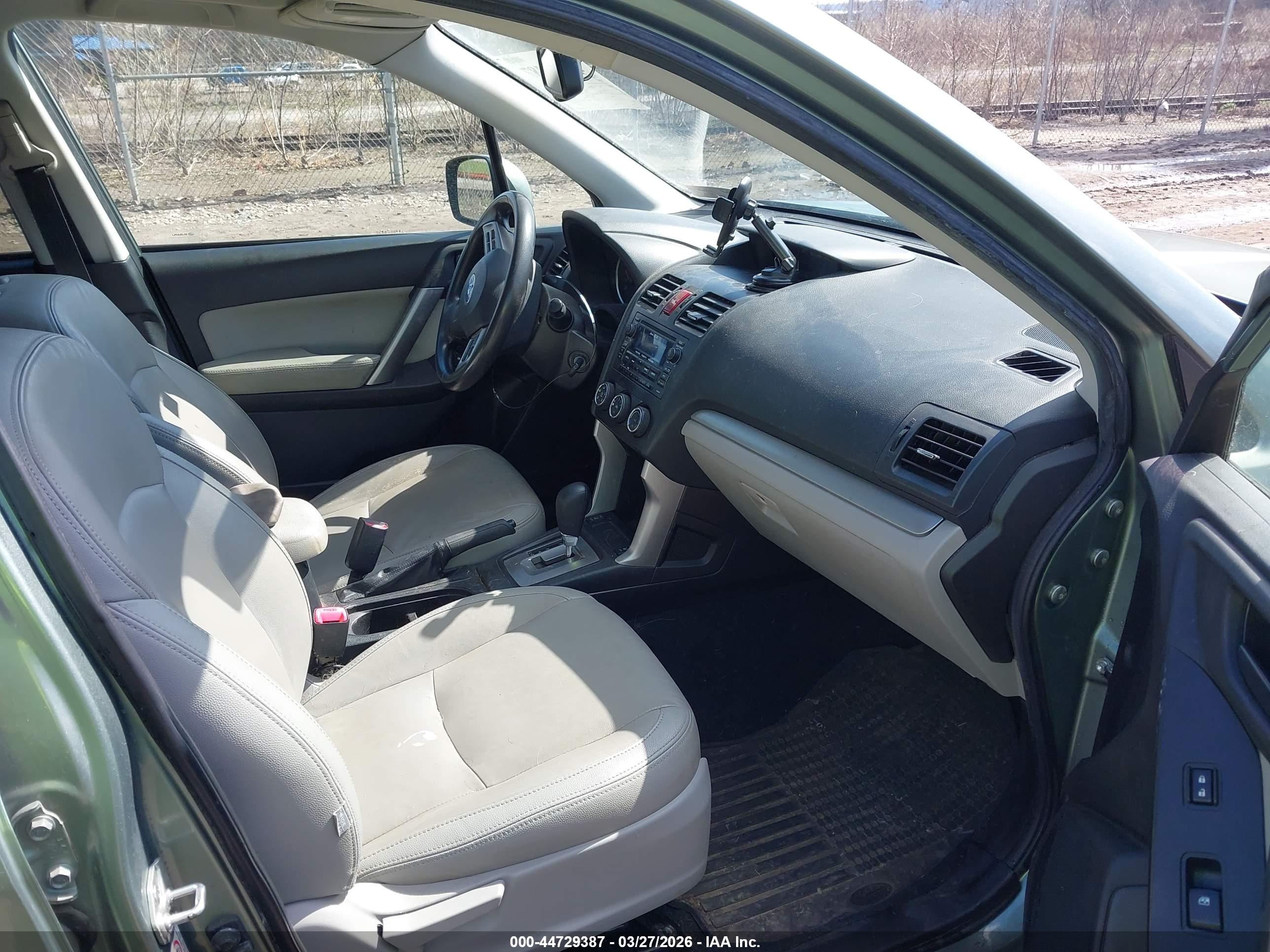 SUBARU FORESTER image 5