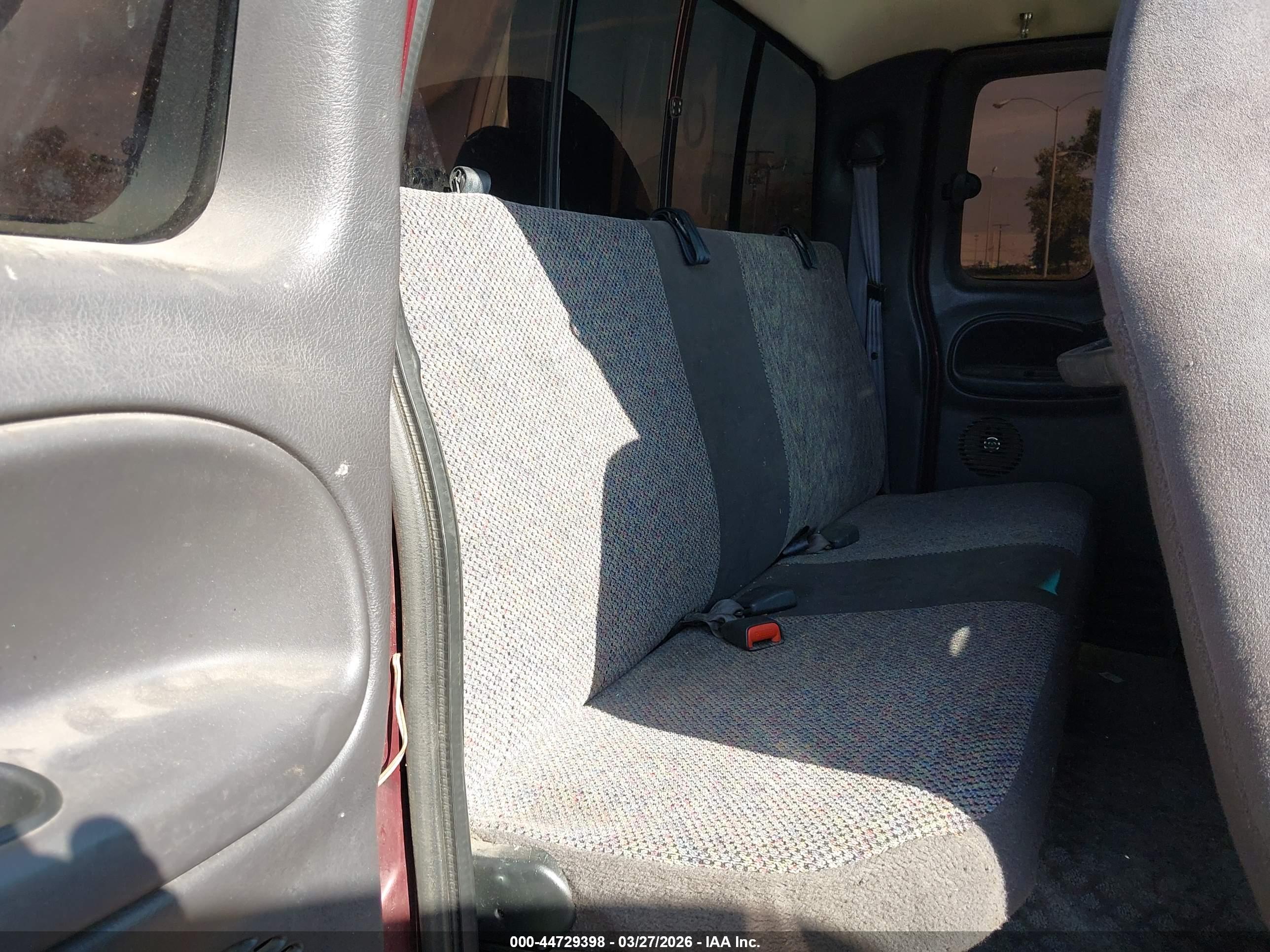 DODGE RAM image 8