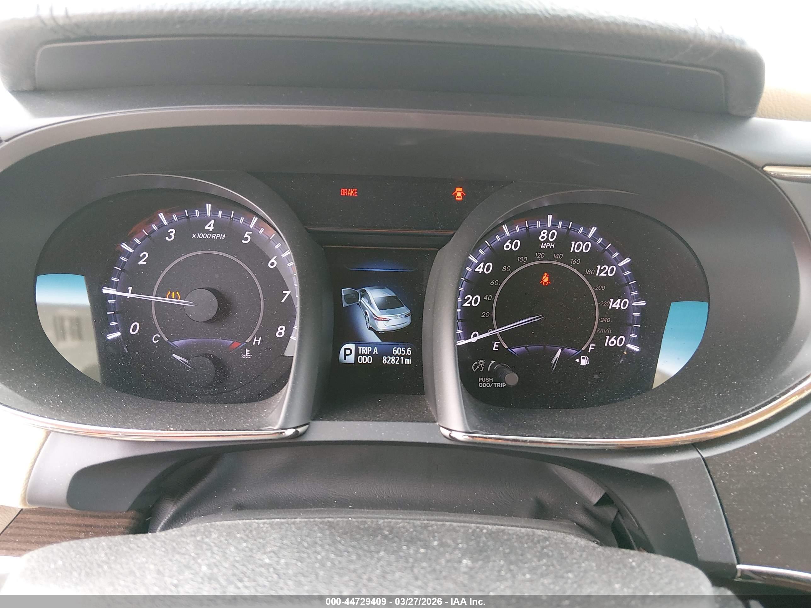 TOYOTA AVALON image 7