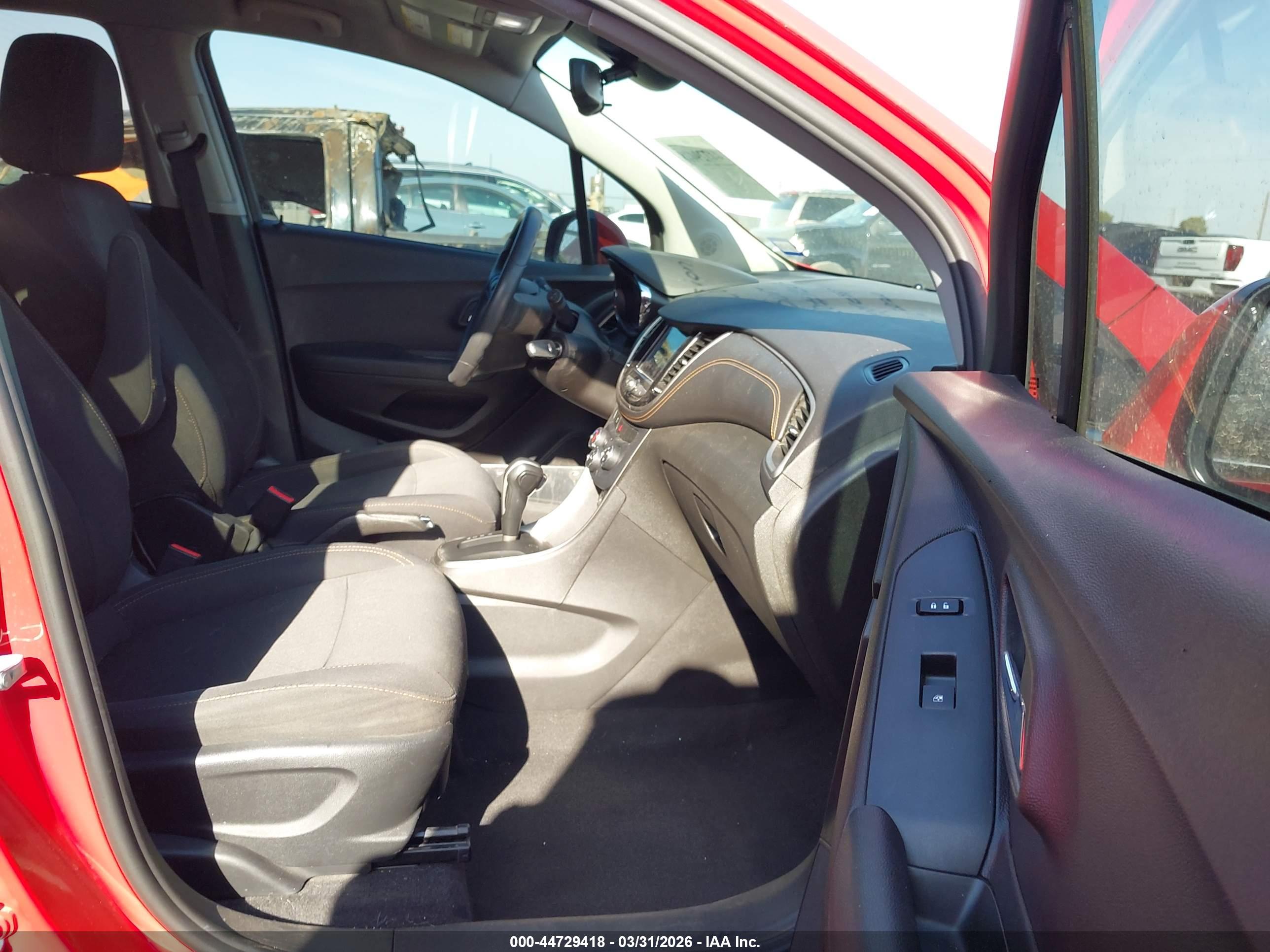 CHEVROLET TRAX image 5