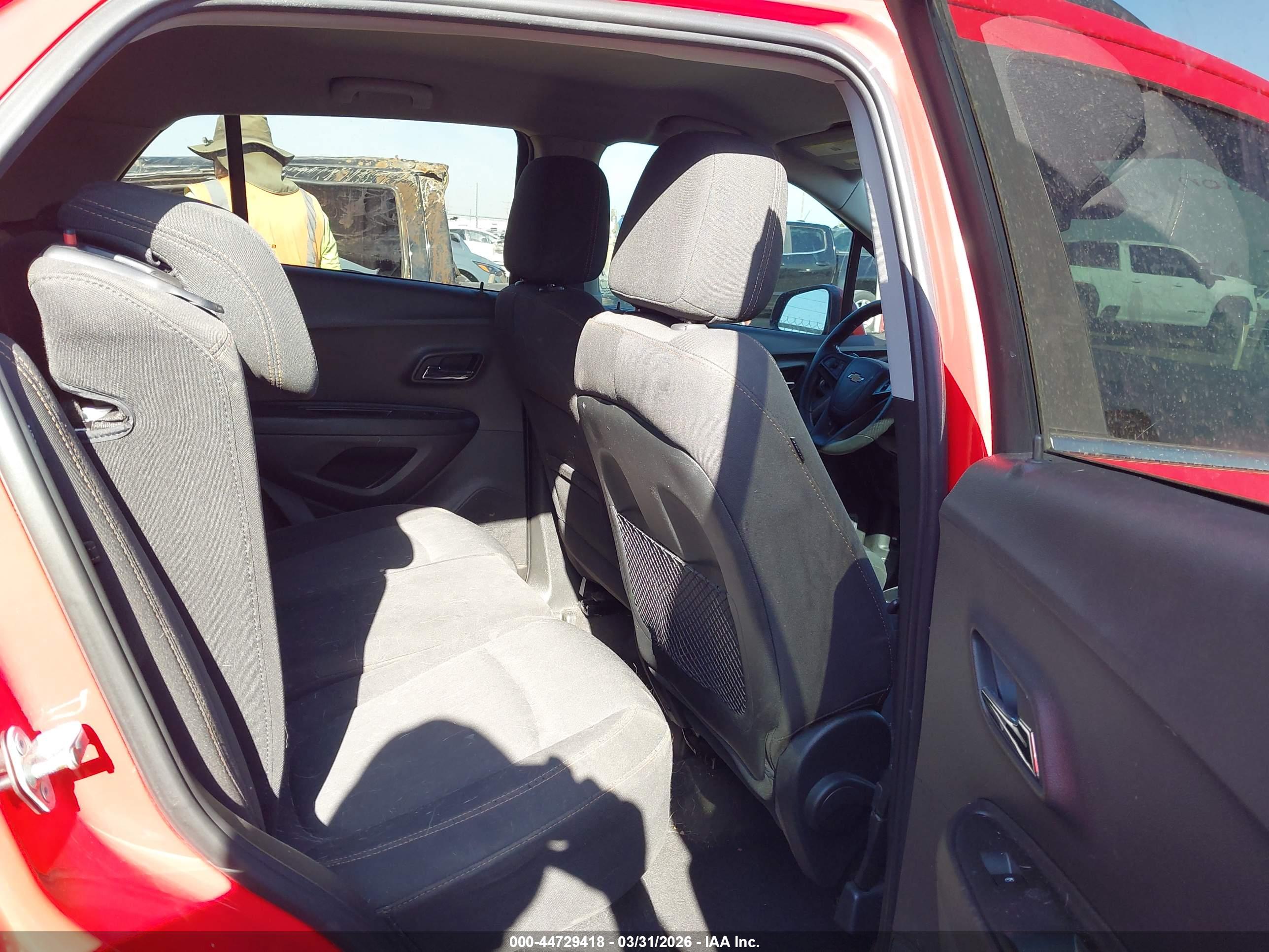 CHEVROLET TRAX image 8