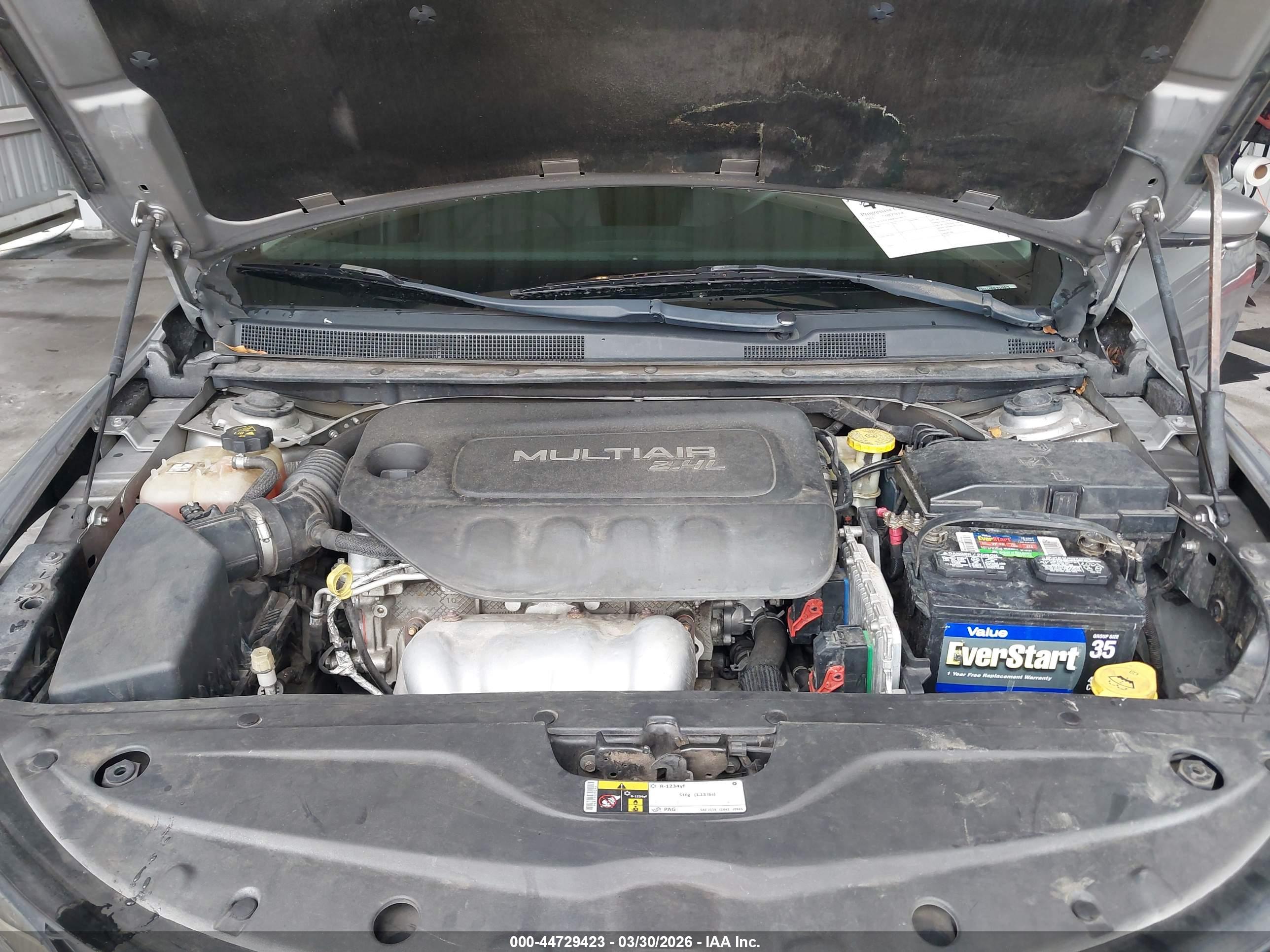 CHRYSLER 200 image 10