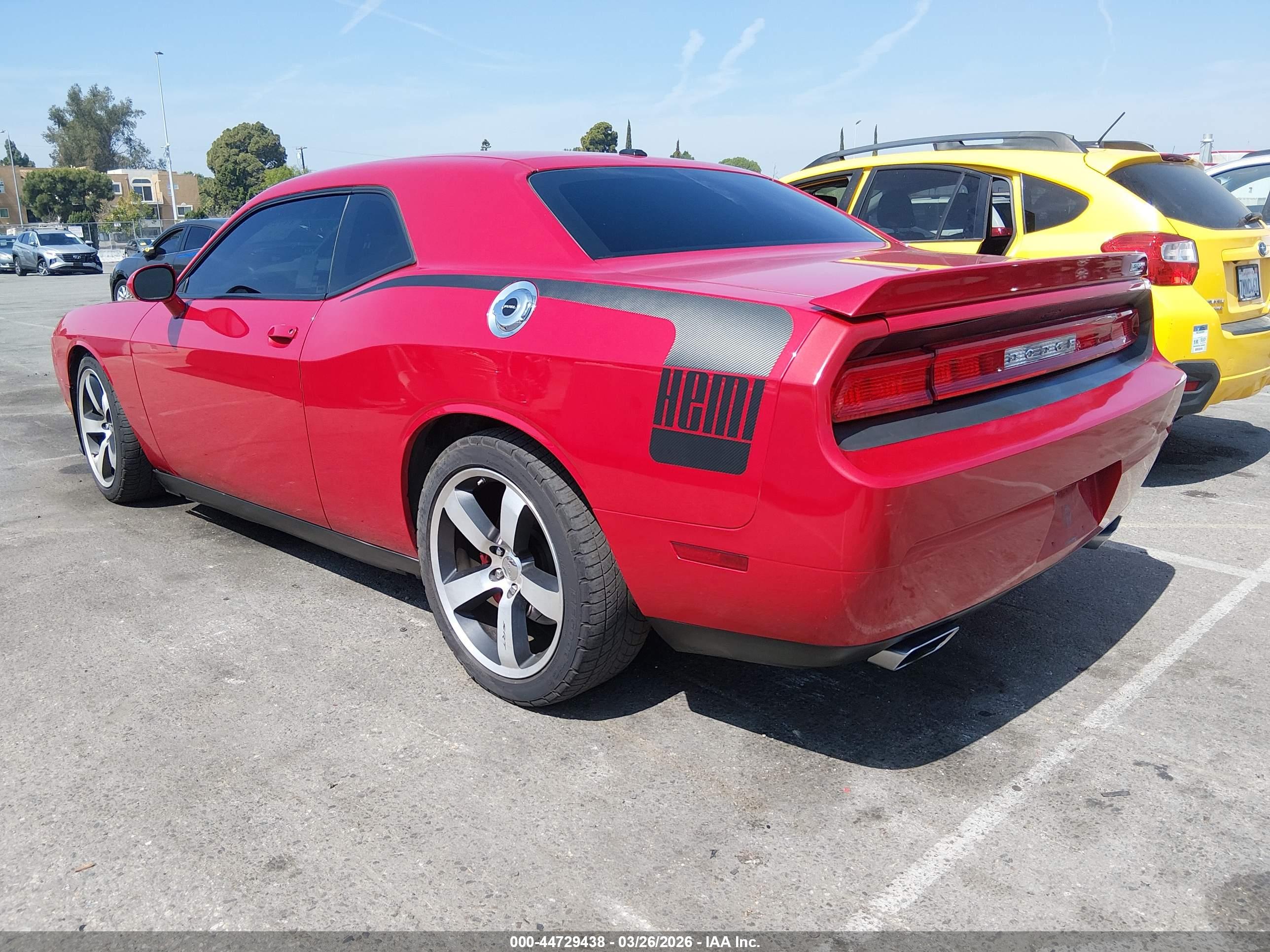 DODGE CHALLENGER image 3