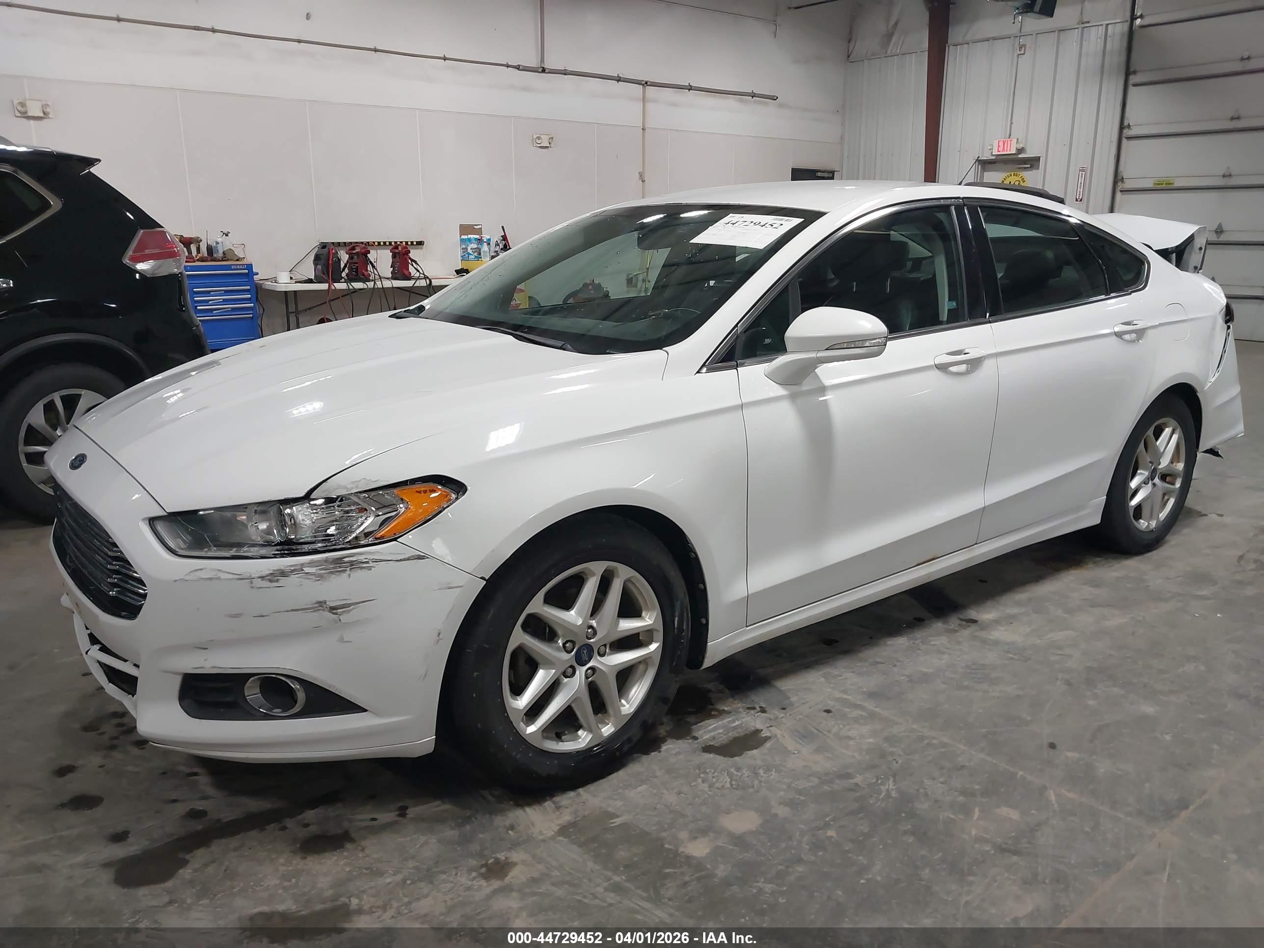 FORD FUSION image 2