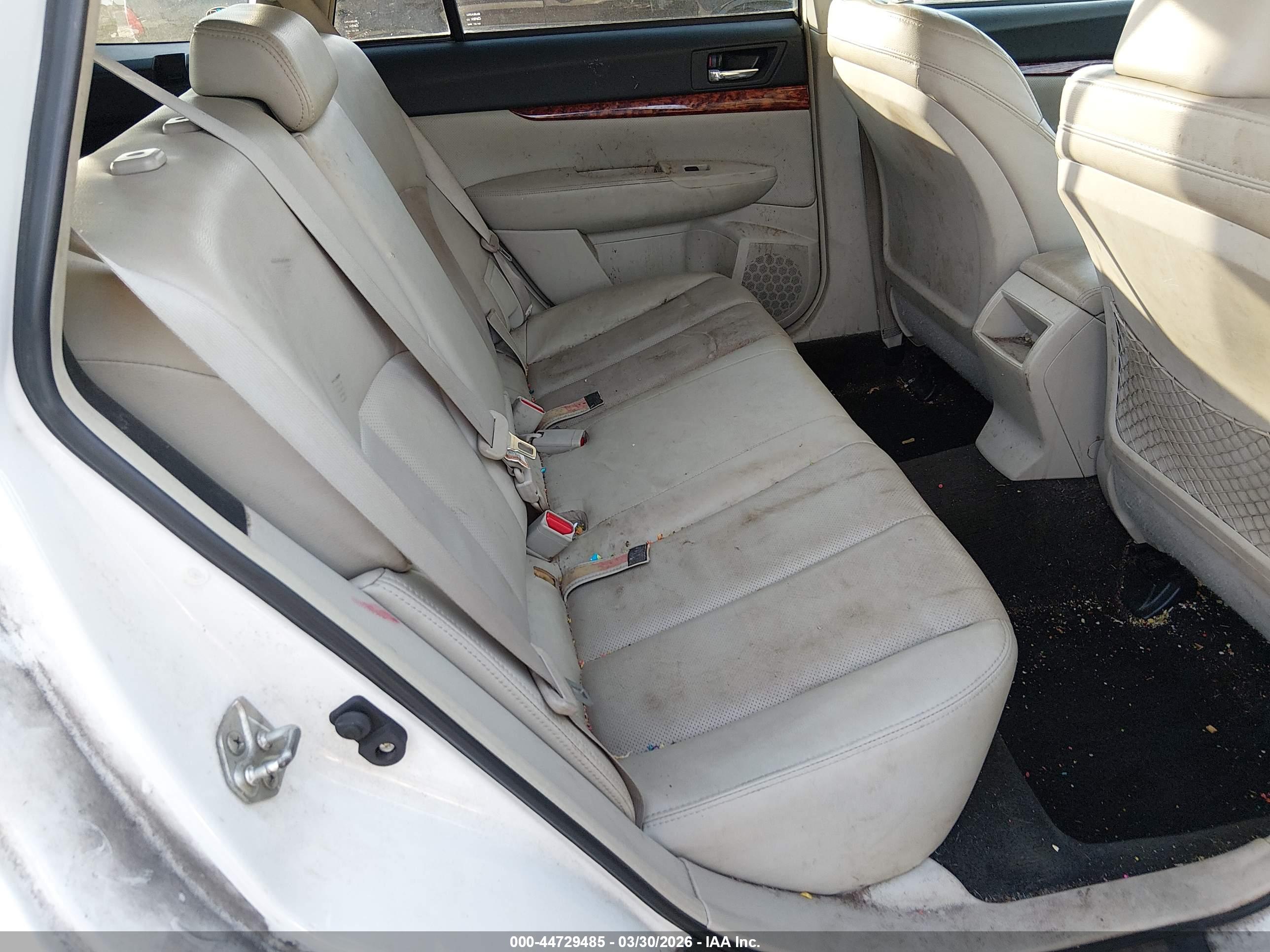 SUBARU OUTBACK image 8