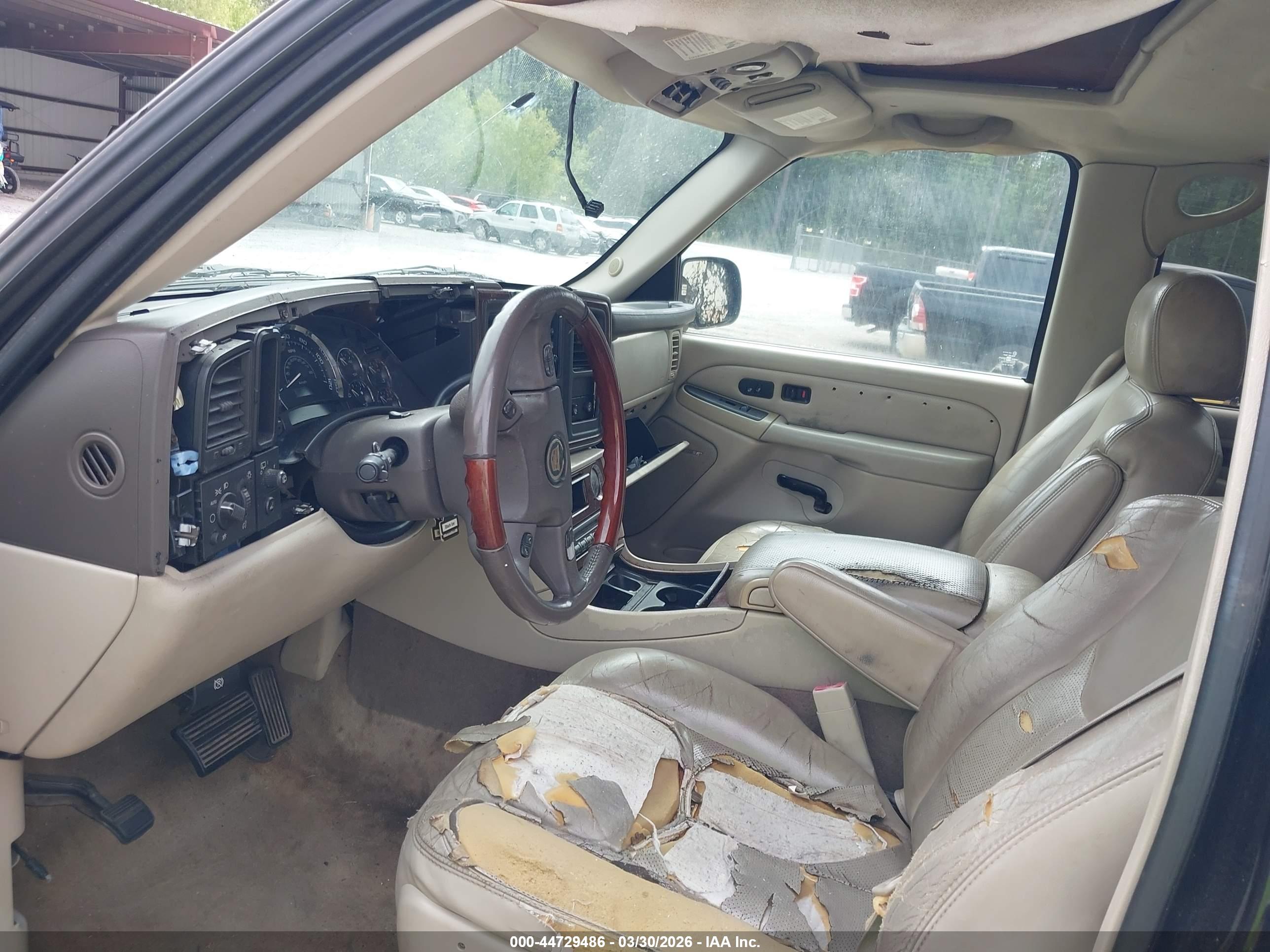 CADILLAC ESCALADE image 5