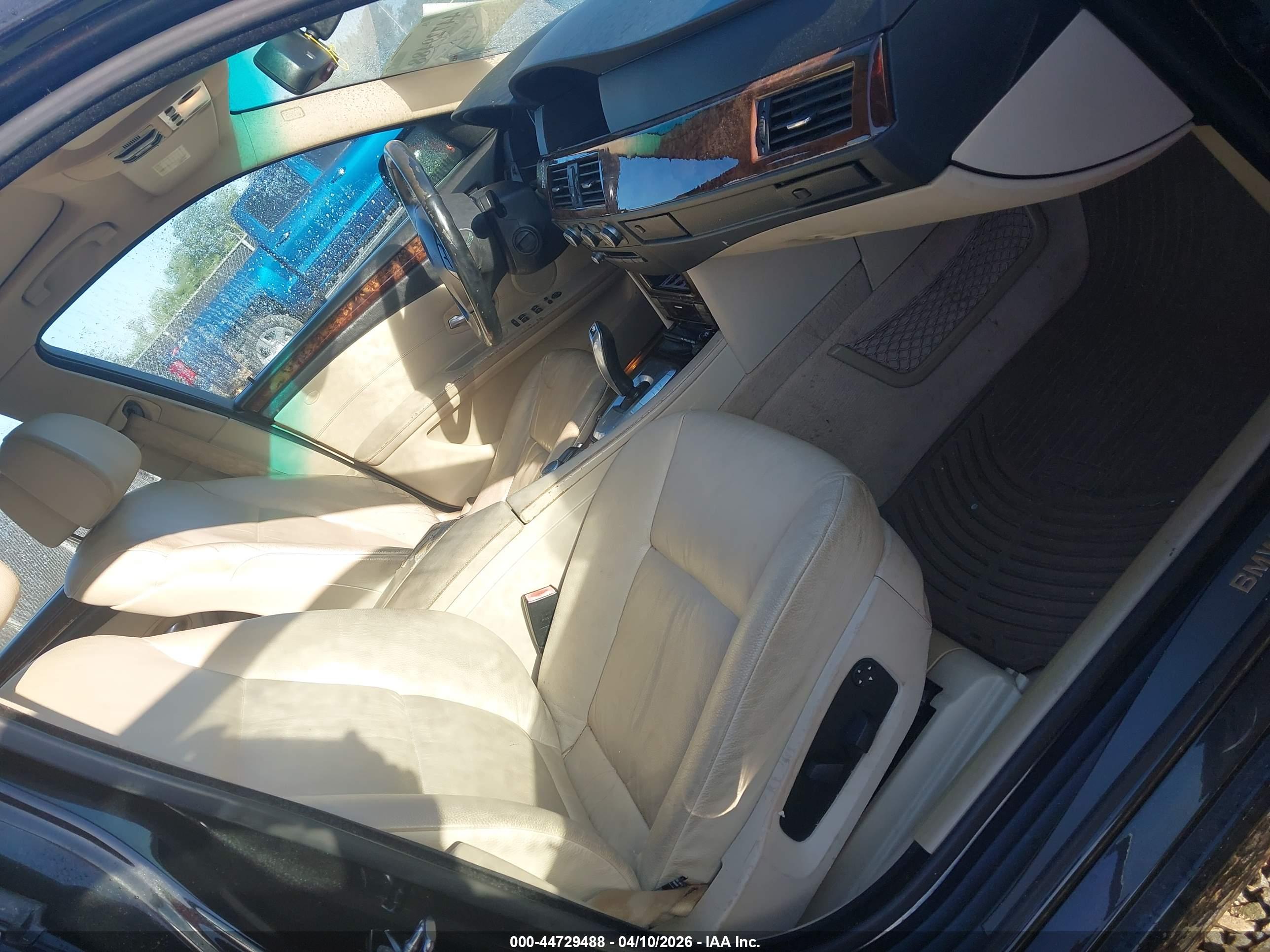 BMW 528I image 5