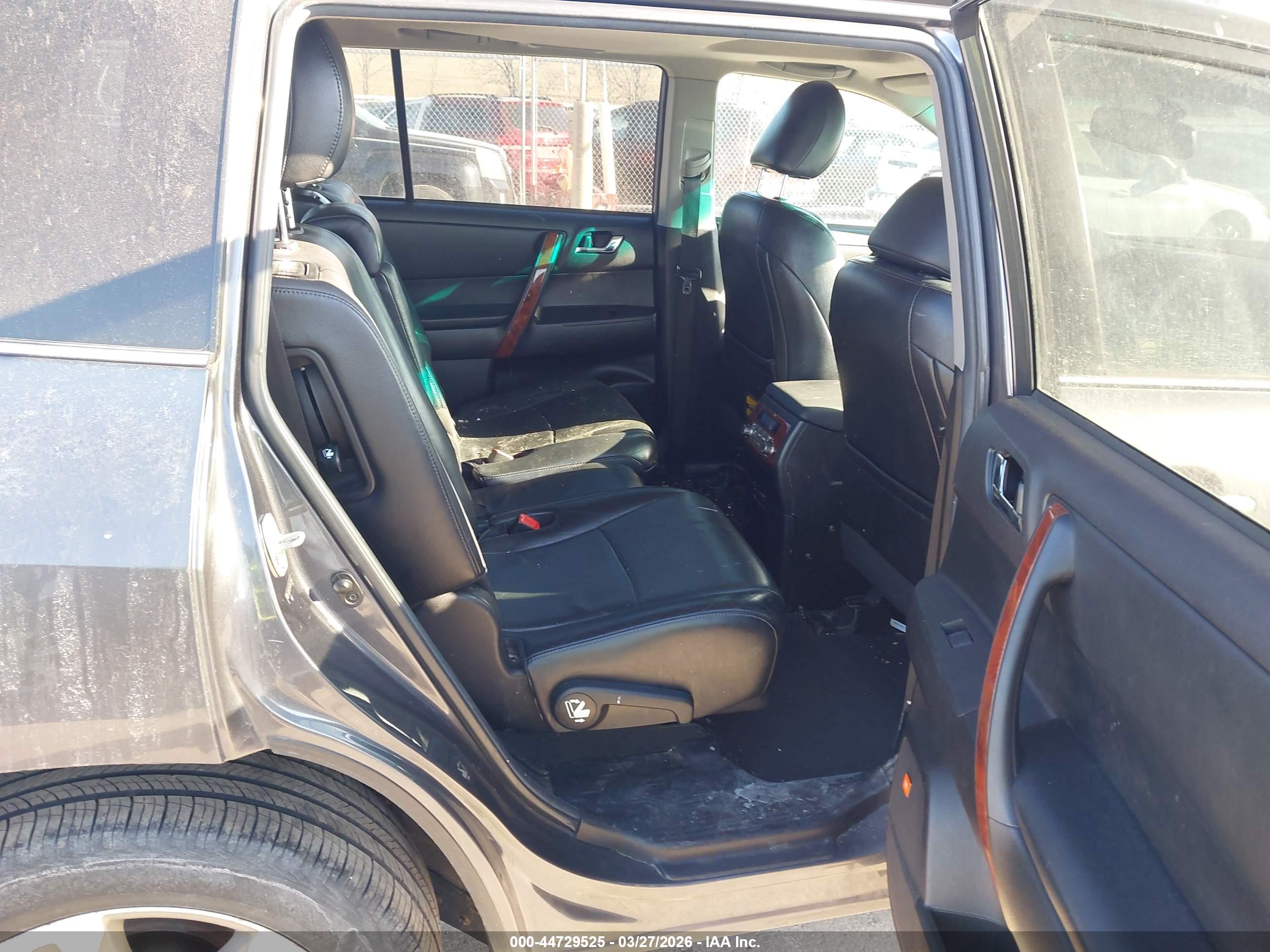 TOYOTA HIGHLANDER image 8