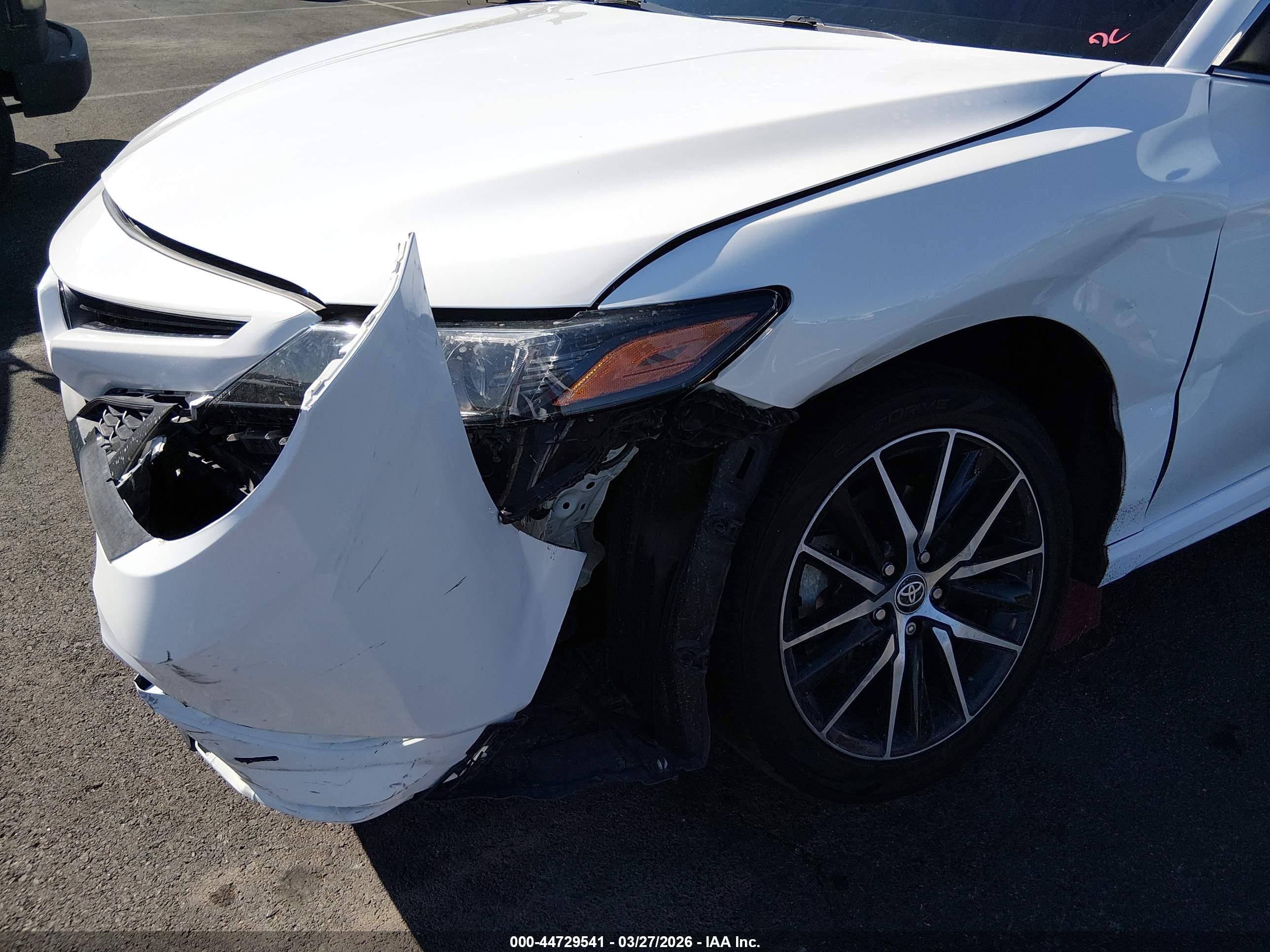 TOYOTA CAMRY image 6