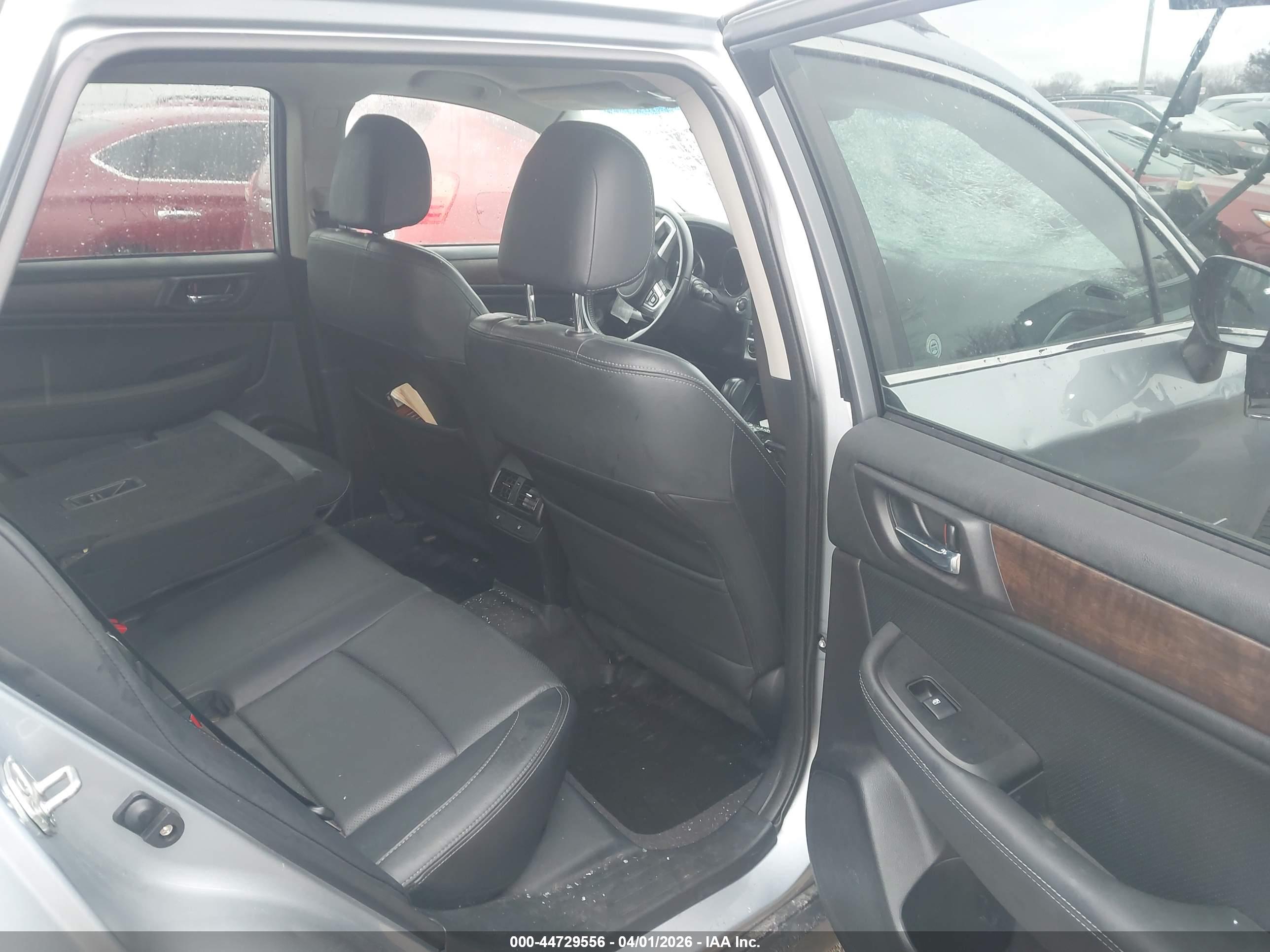 SUBARU OUTBACK image 8