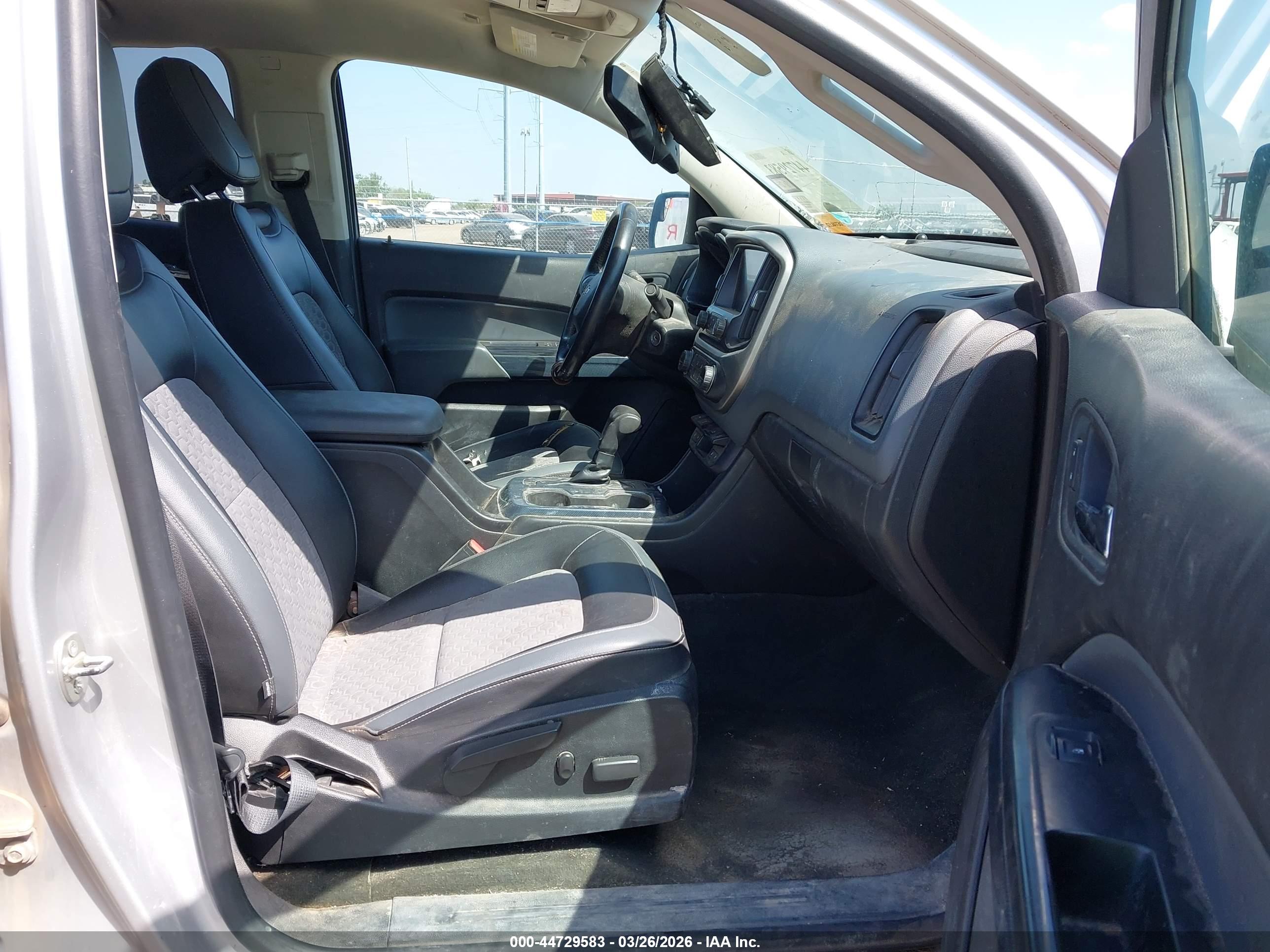 CHEVROLET COLORADO image 5