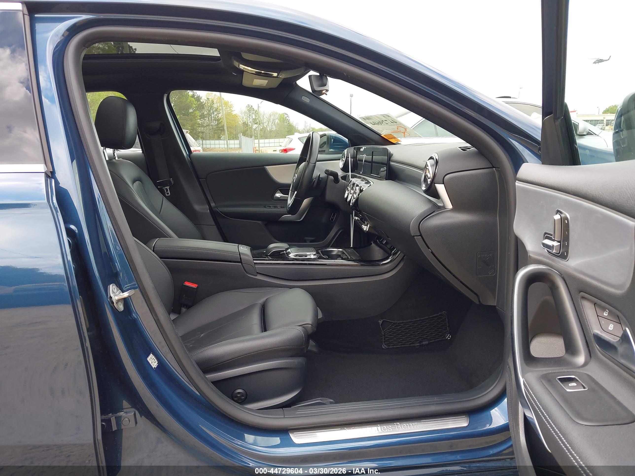 MERCEDES-BENZ A image 5