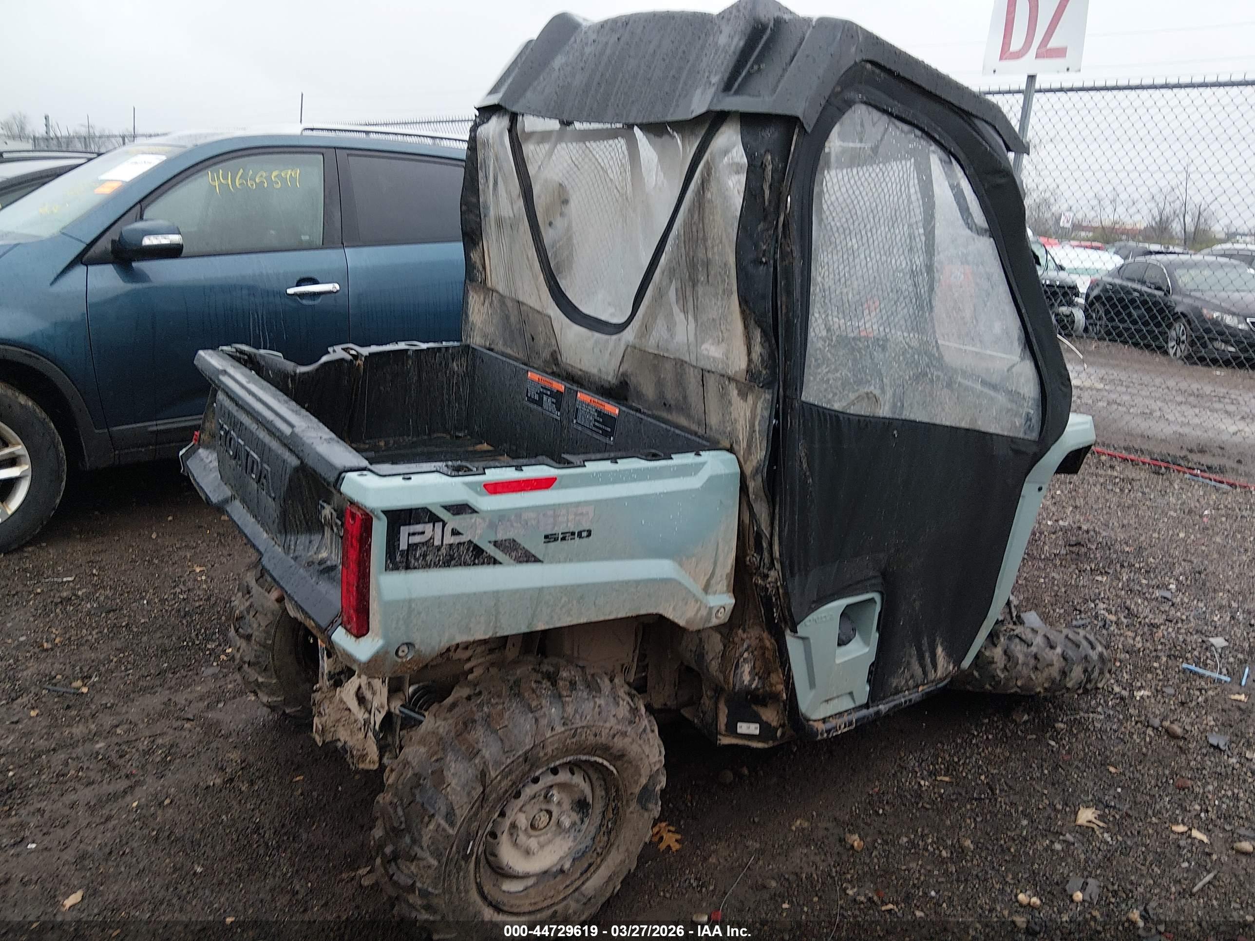 HONDA SXS520 image 4