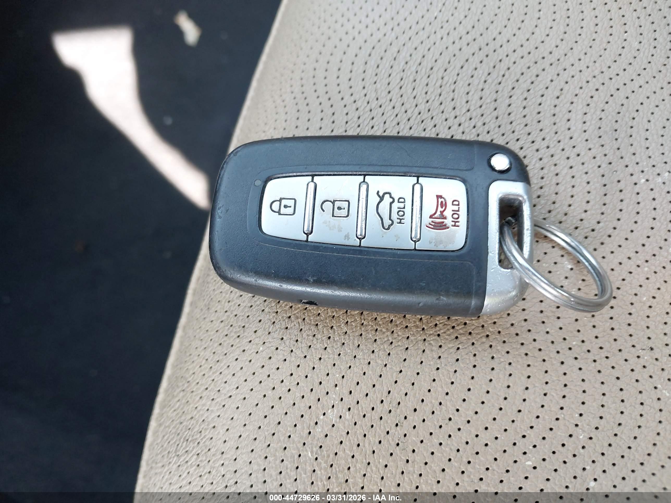 HYUNDAI ELANTRA image 11