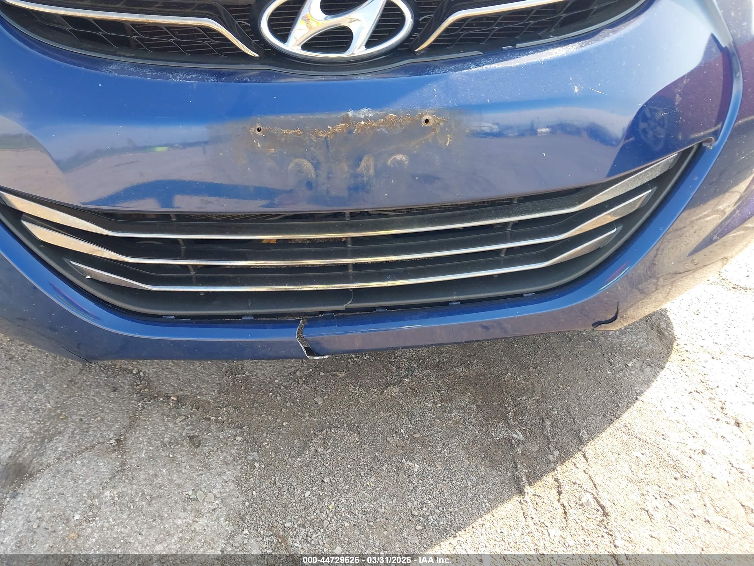 HYUNDAI ELANTRA image 6