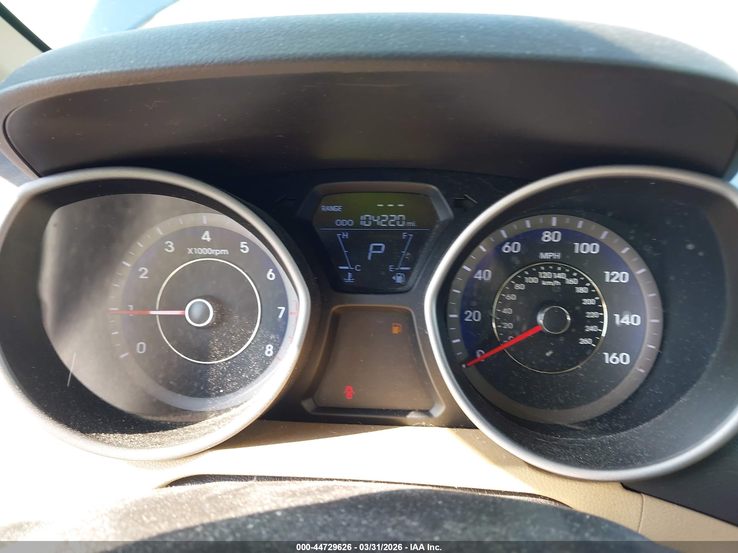 HYUNDAI ELANTRA image 7